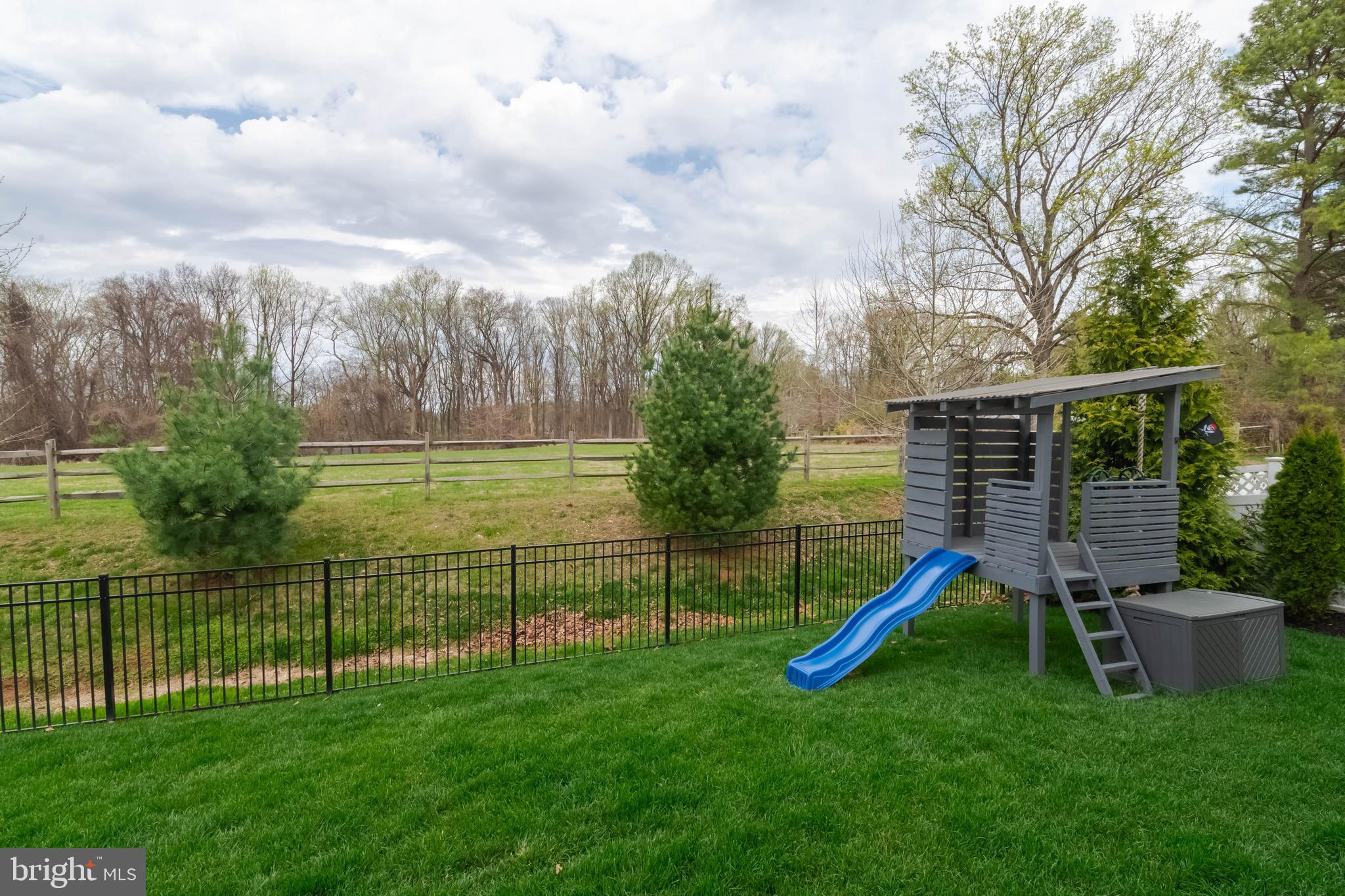 MONARCH GLEN - Residential