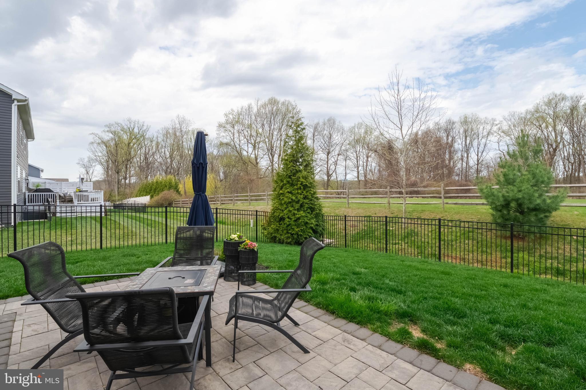 MONARCH GLEN - Residential