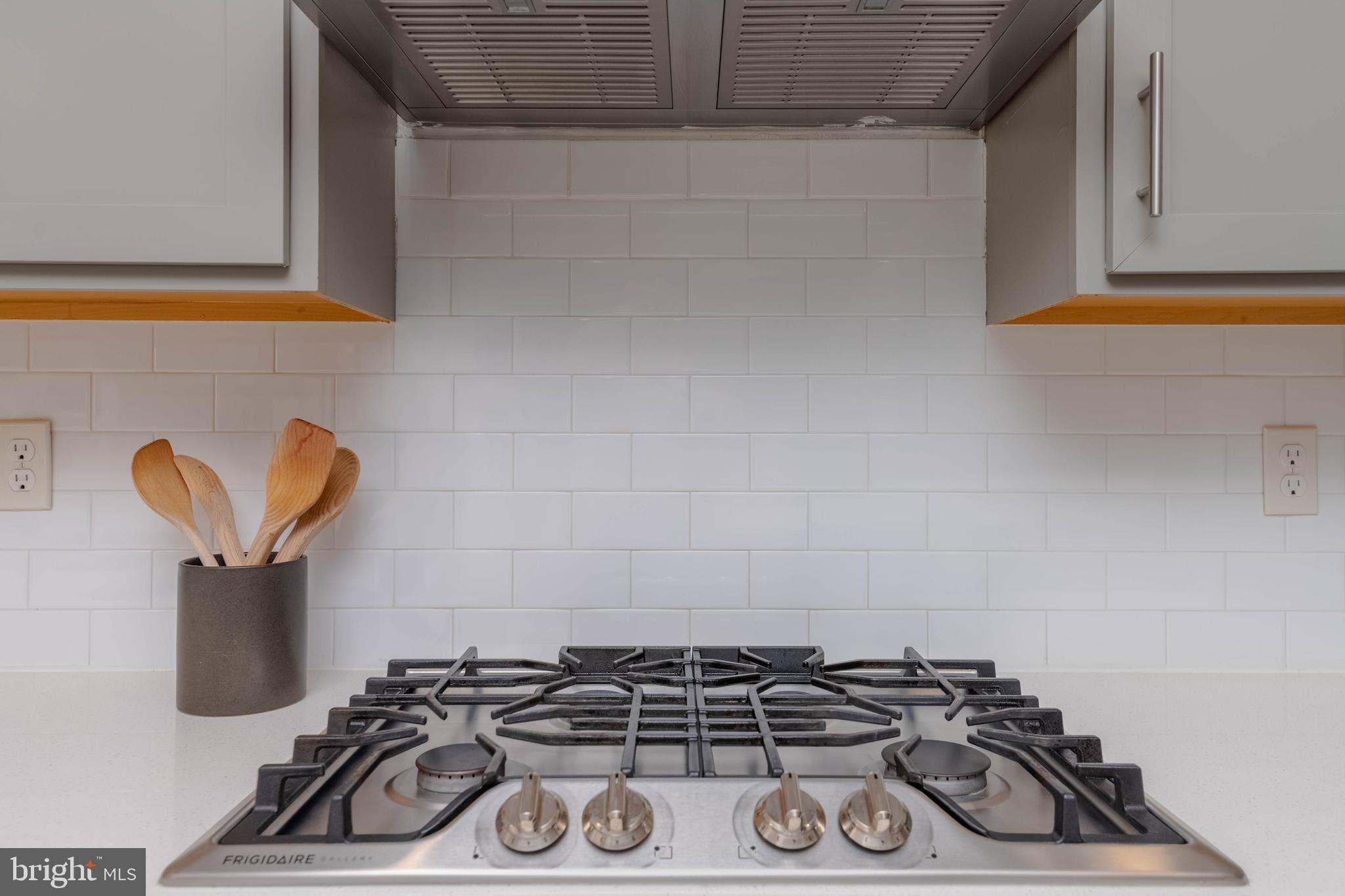 MONARCH GLEN - Residential