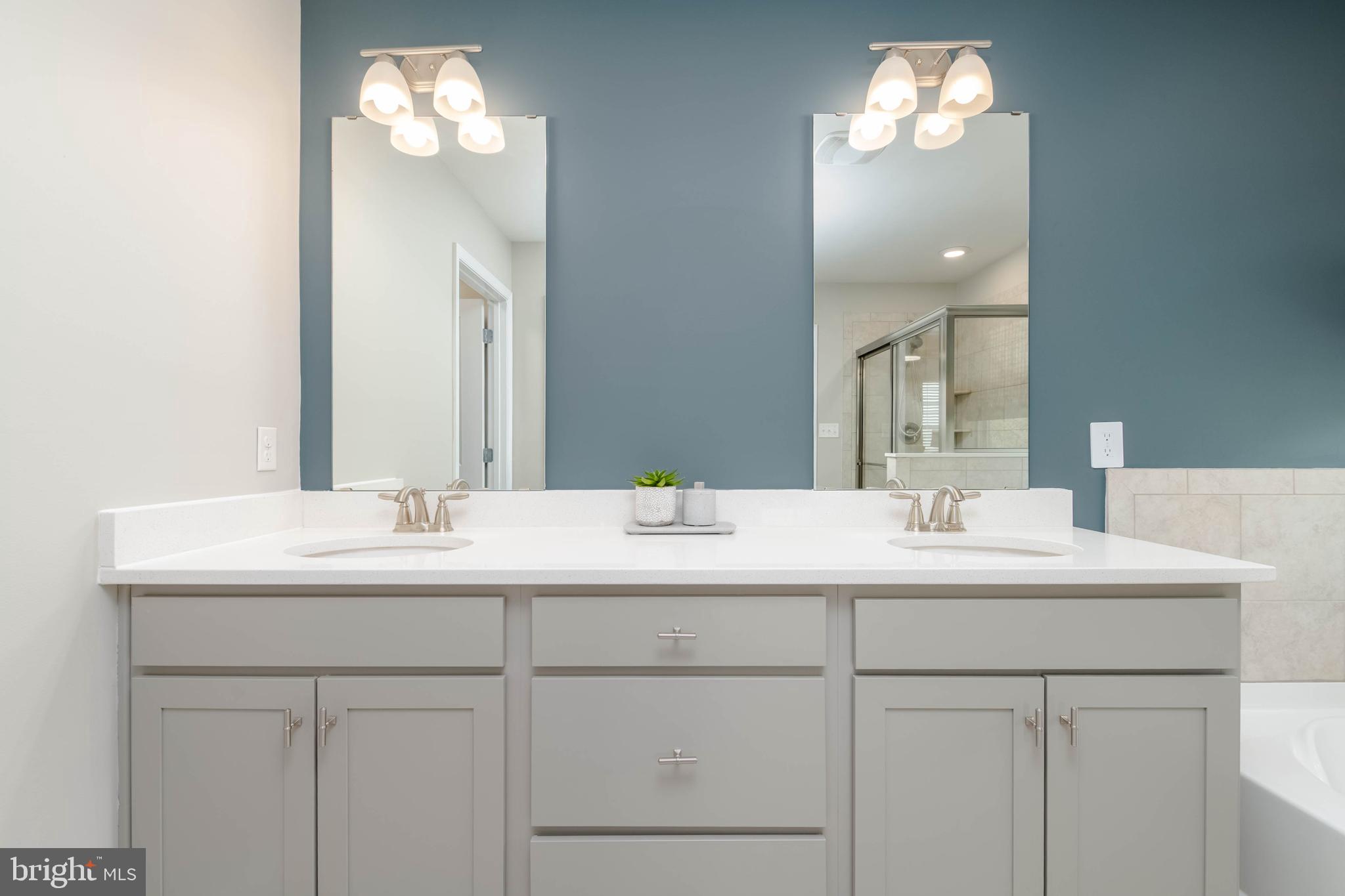 MONARCH GLEN - Residential