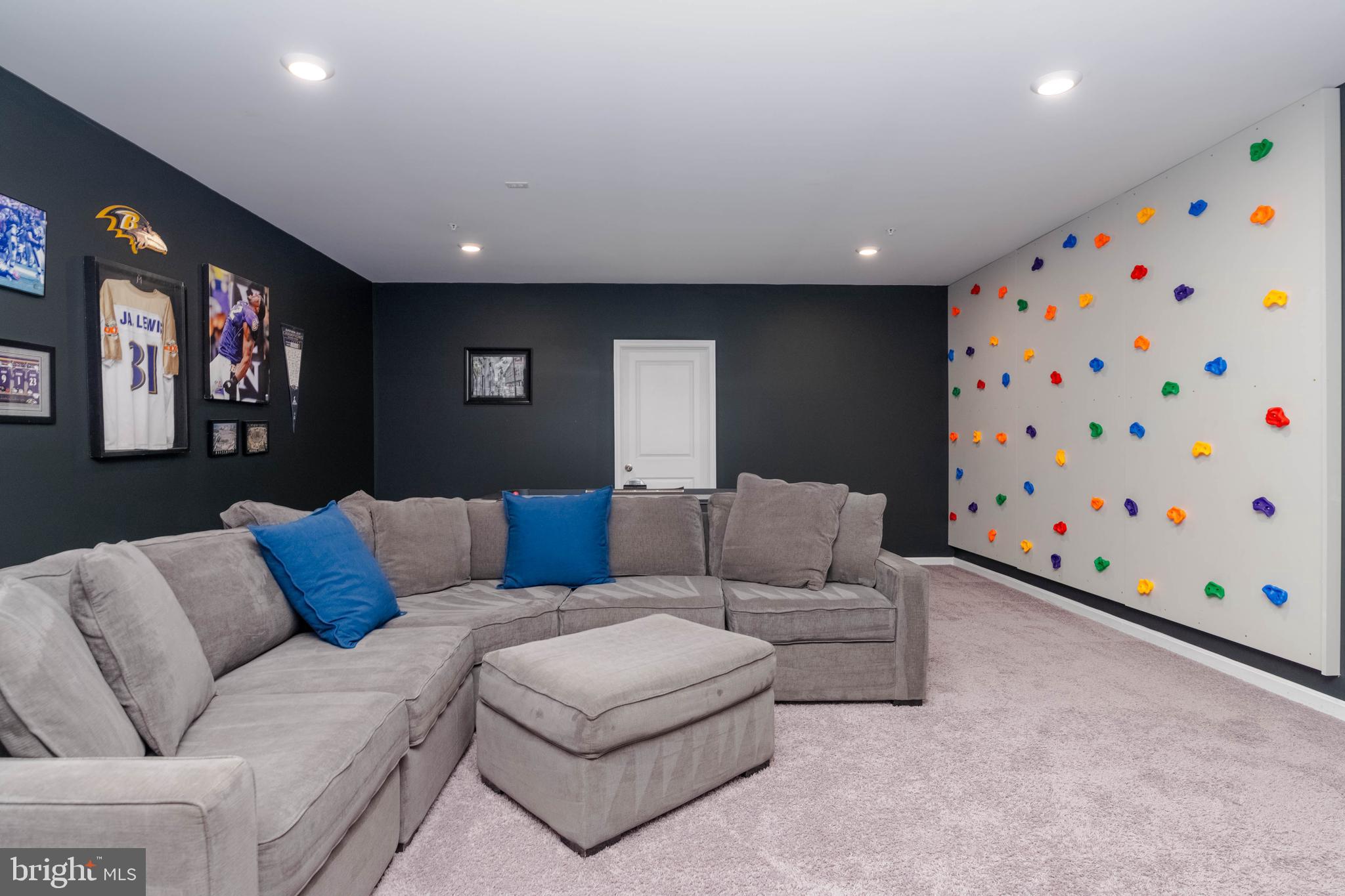 MONARCH GLEN - Residential