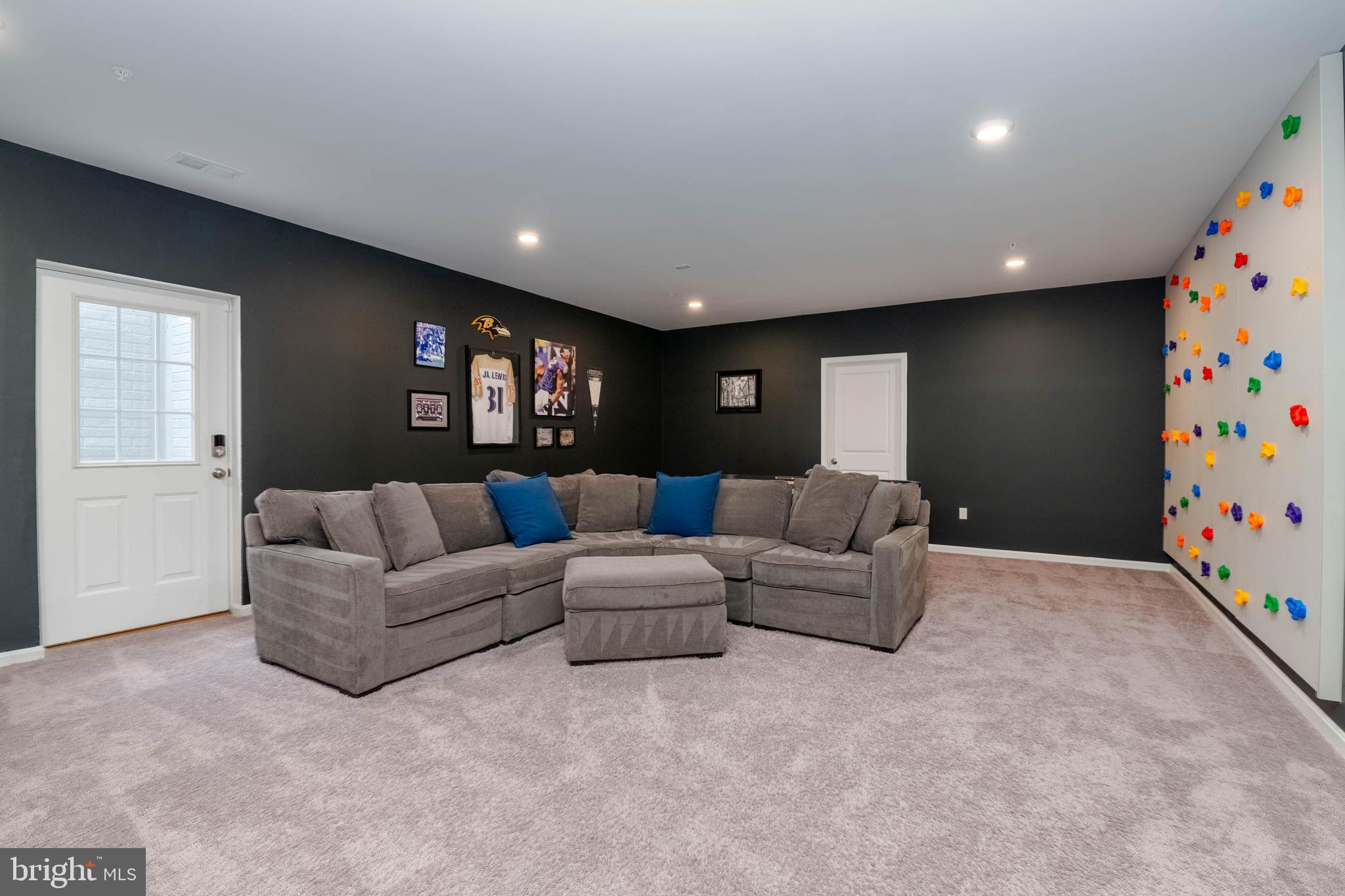 MONARCH GLEN - Residential