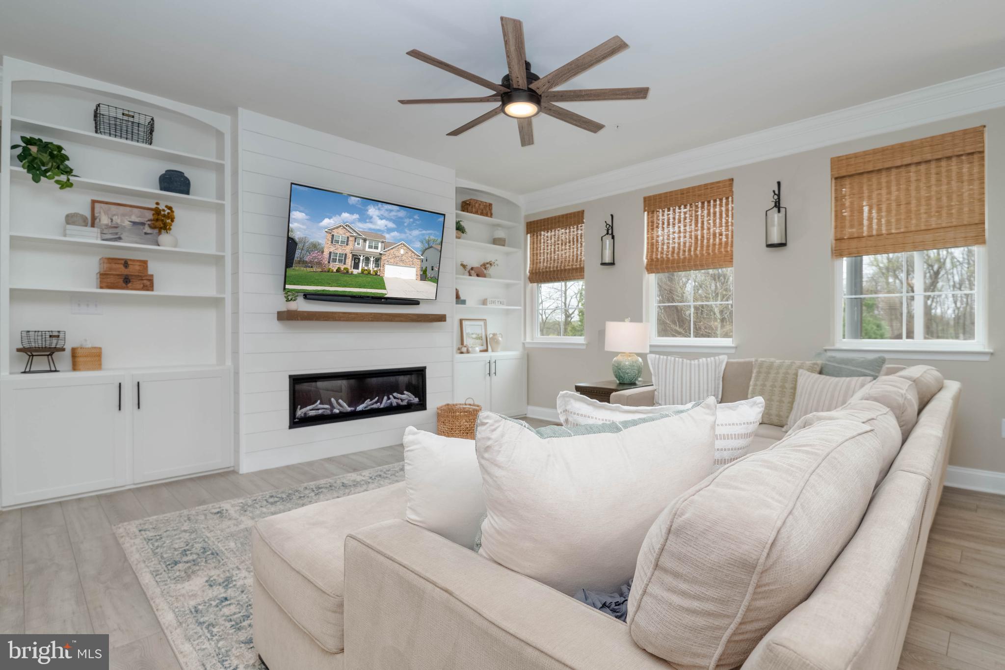 MONARCH GLEN - Residential