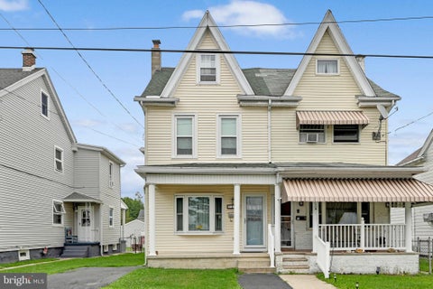 Townhouse For Sale - 137 Nice Street<br/> FRACKVILLE, PA 17932