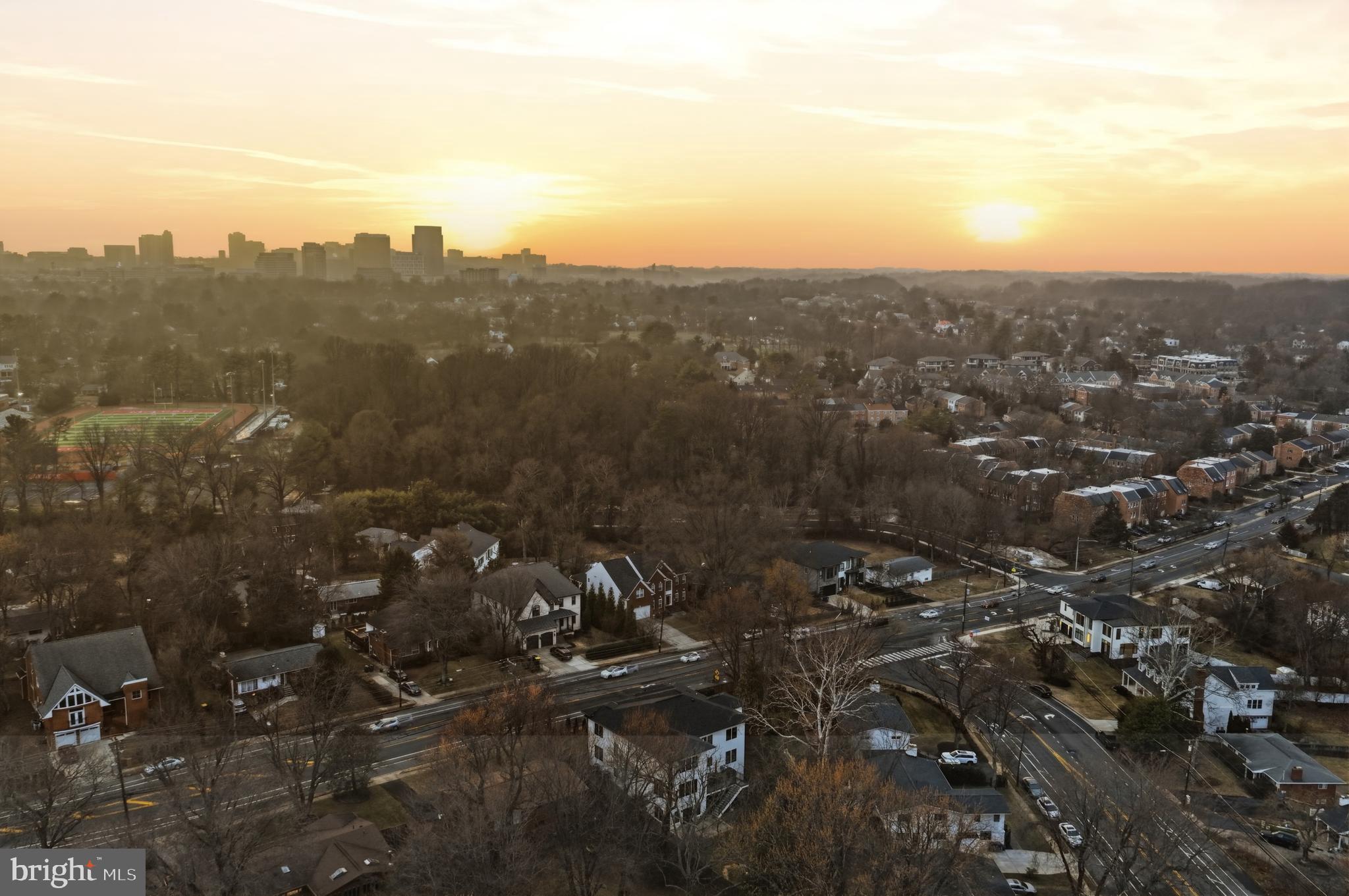 MCLEAN MANOR - Residential