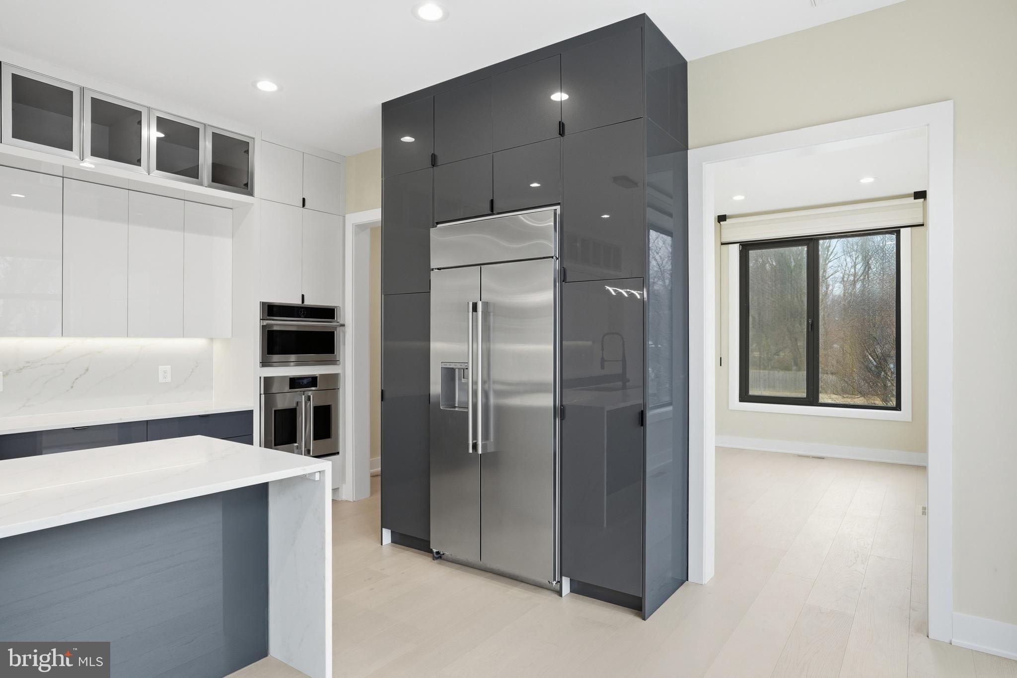 MCLEAN MANOR - Residential