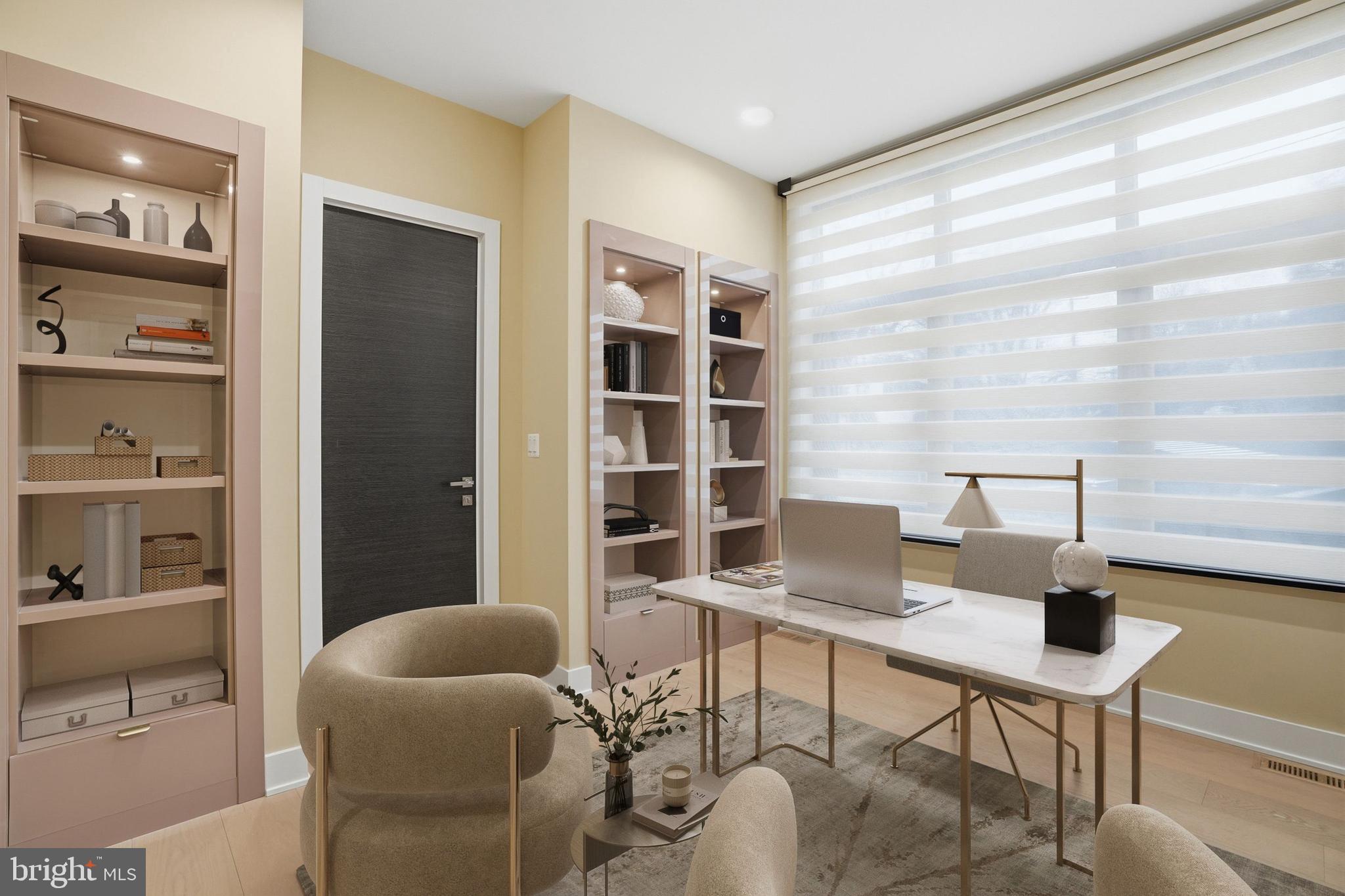 MCLEAN MANOR - Residential