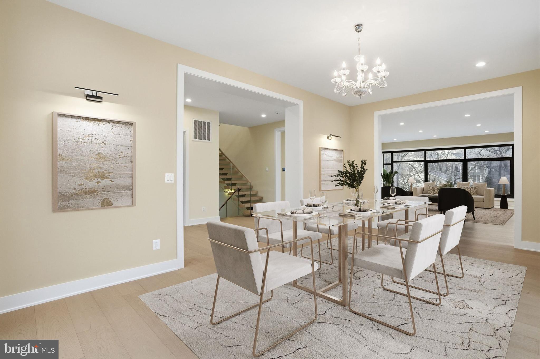 MCLEAN MANOR - Residential