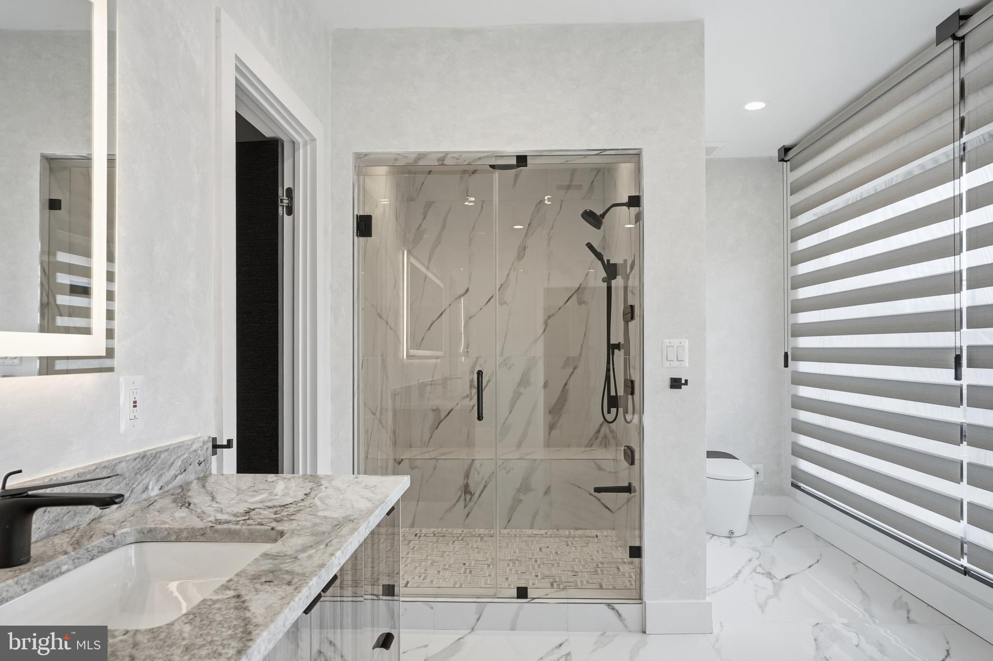 MCLEAN MANOR - Residential