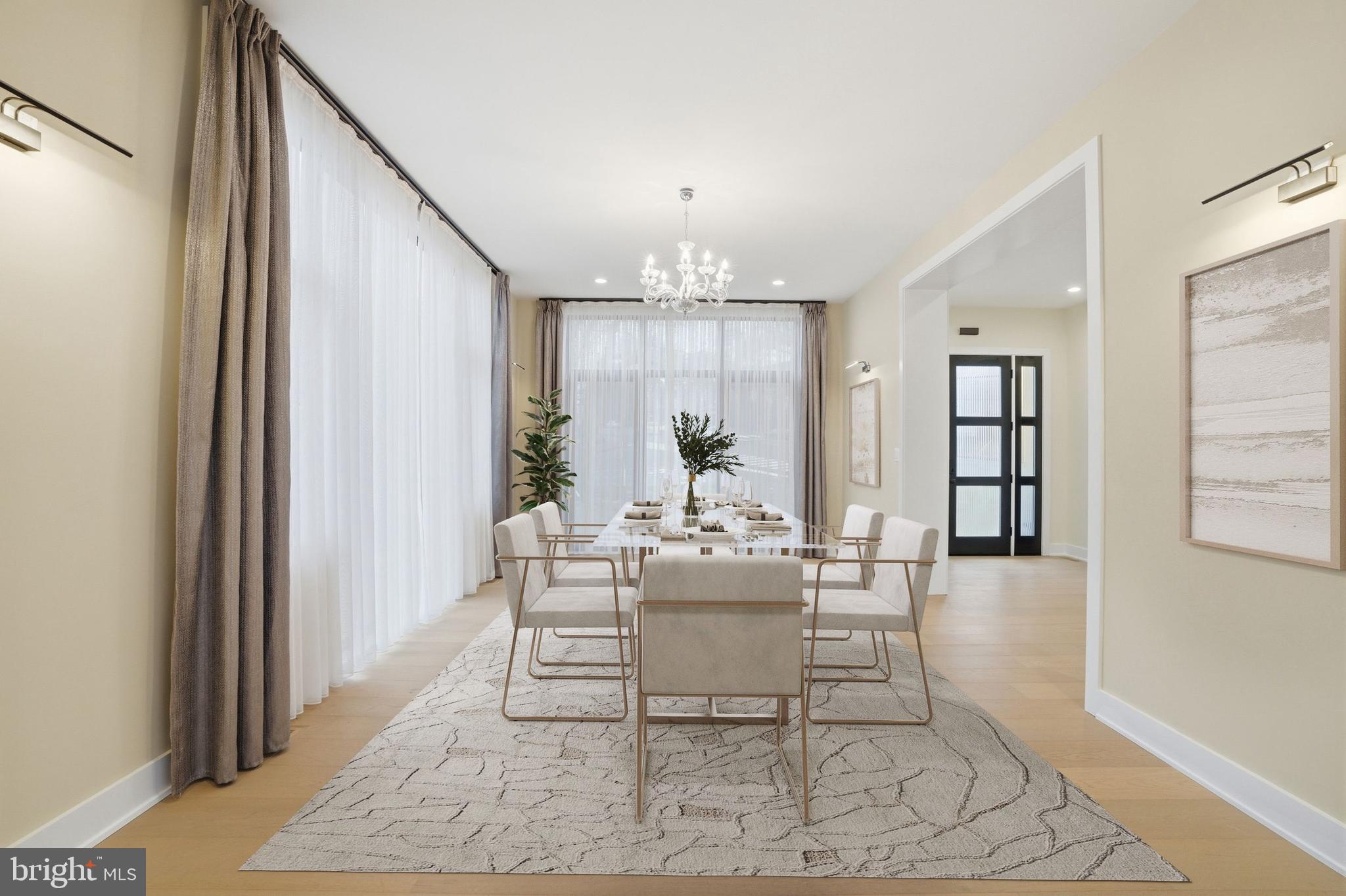 MCLEAN MANOR - Residential