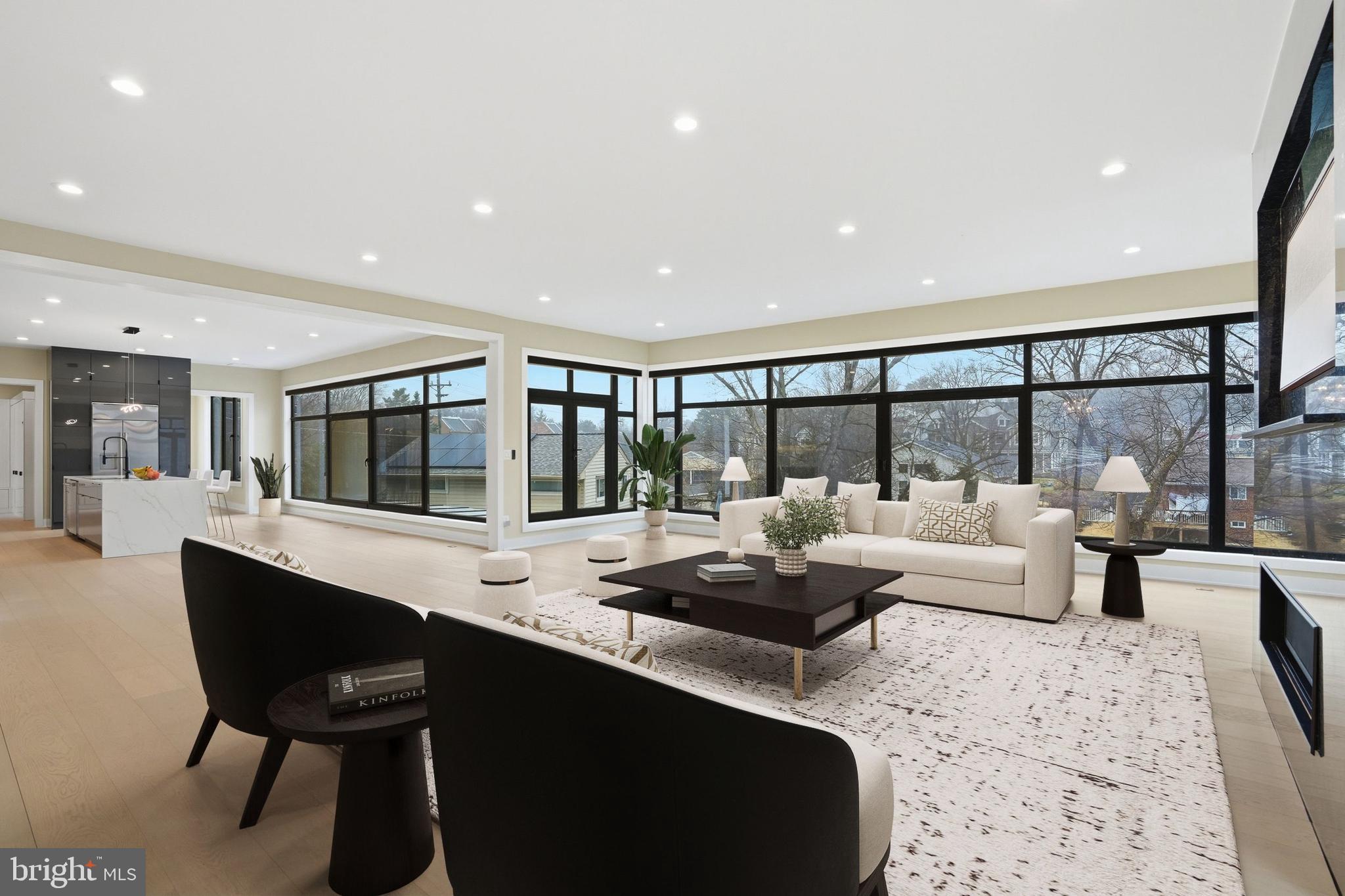 MCLEAN MANOR - Residential