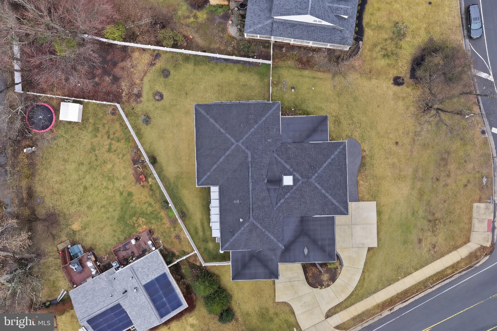 MCLEAN MANOR - Residential