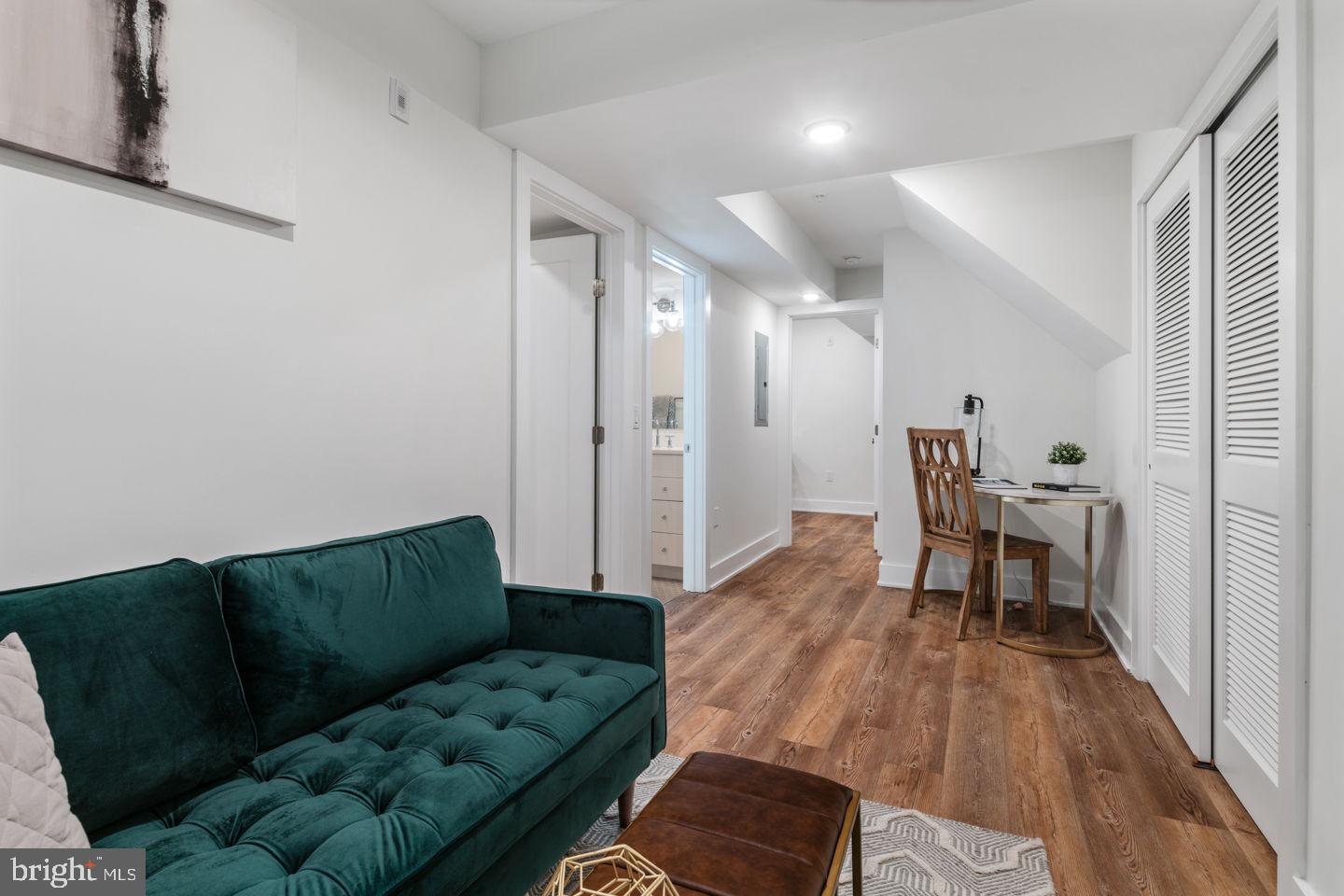 FRANCISVILLE - Residential Income