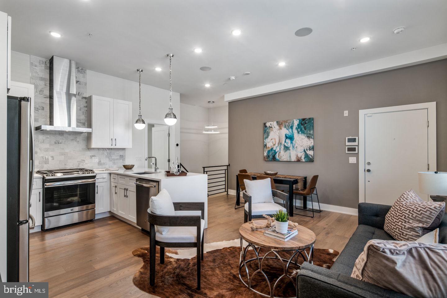 FRANCISVILLE - Residential Income