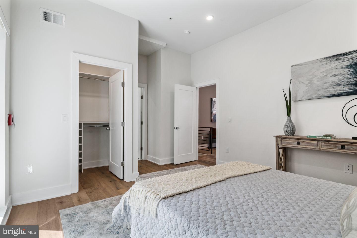 FRANCISVILLE - Residential Income