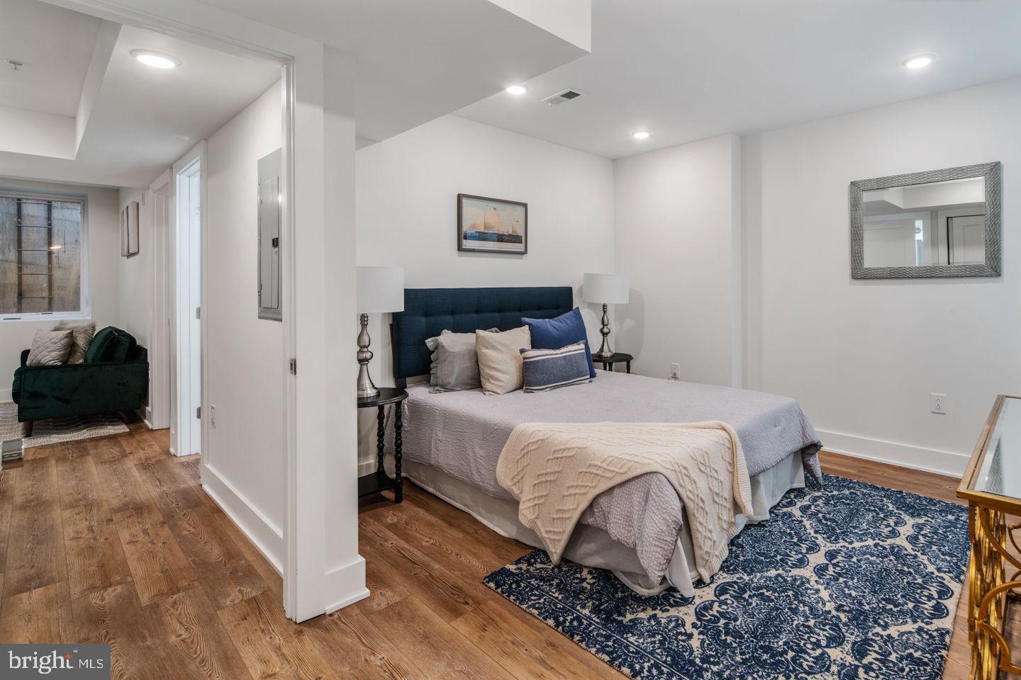 FRANCISVILLE - Residential Income