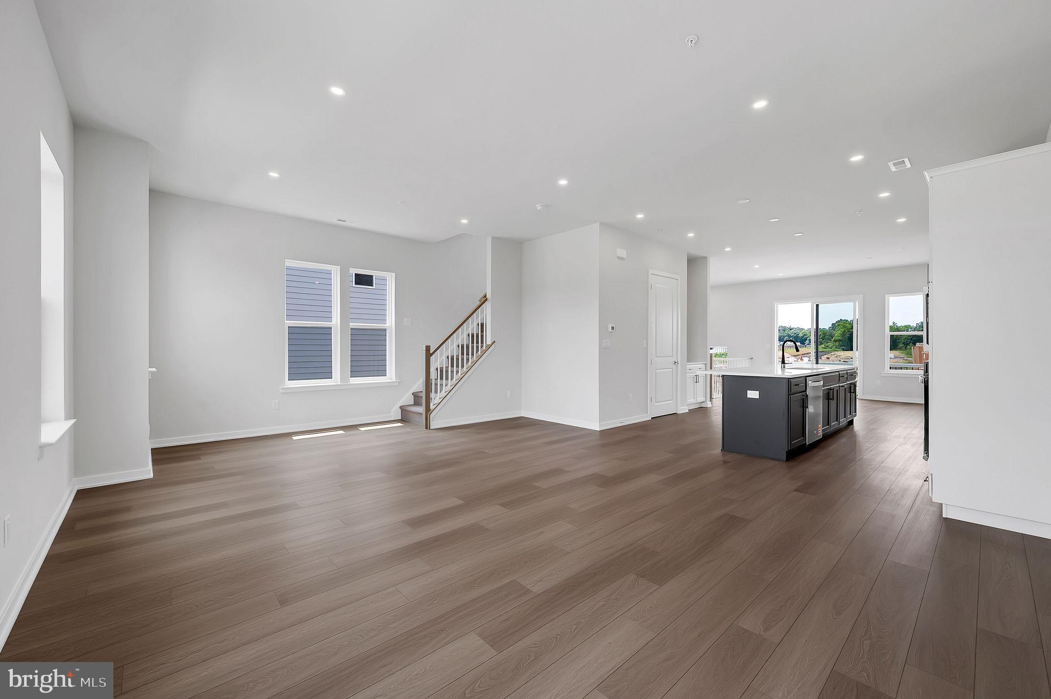 254 RIVER TRAIL CIRCLE MOVE-IN READY