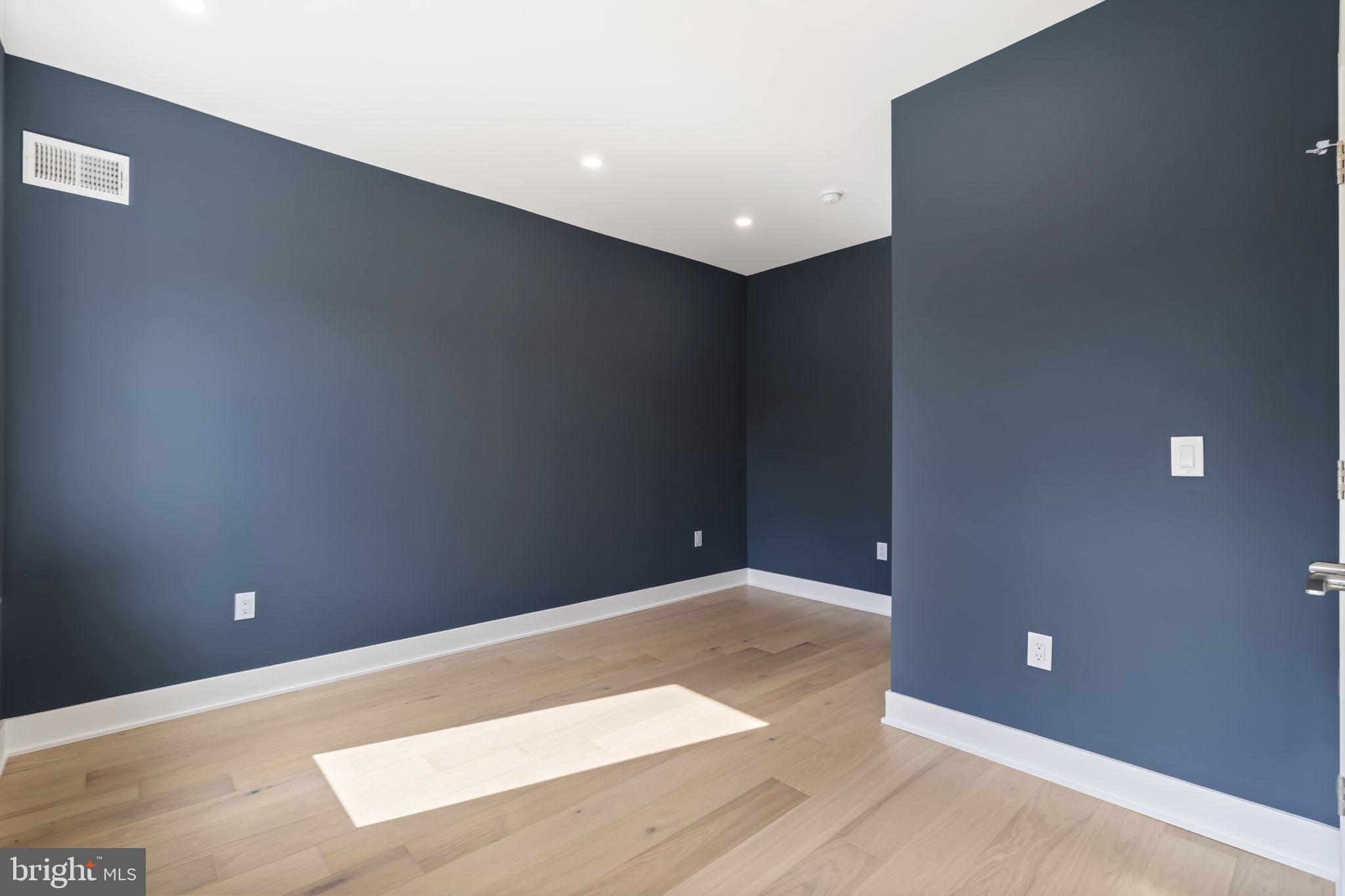 GRADUATE HOSPITAL - Residential