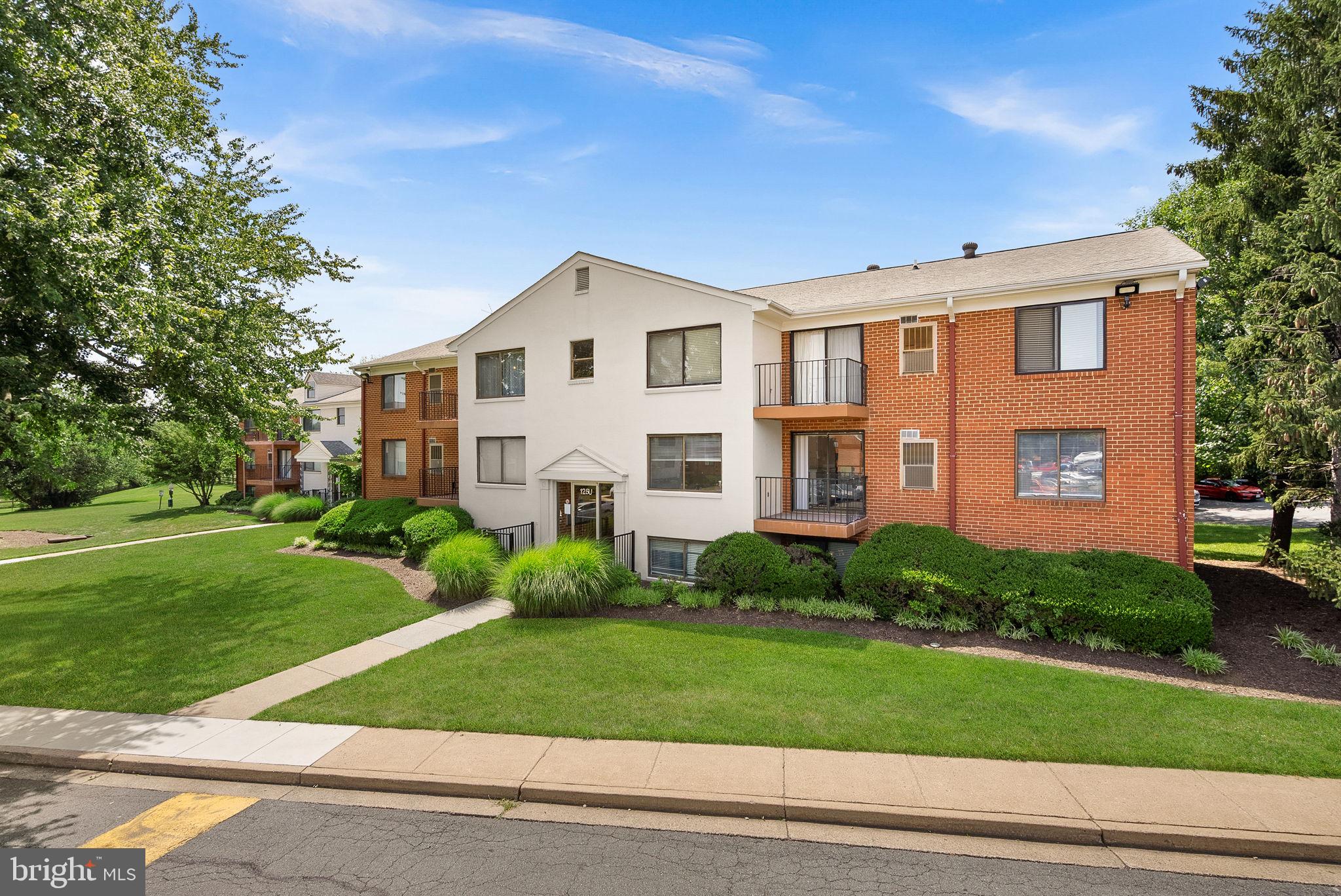 125 CLUBHOUSE DRIVE U SW 7