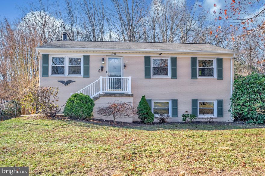 REVIEWING ALL OFFERS ON MONDAY 12/09/24 at 5pm.
This is a  GREAT OPPORTUNITY TO OWN a charming SINGLE FAMILY HOME in the heart of Dale City. This 2-level home sits on a large corner lot that has a blend of modern updates and classic appeal.  Home offers 4 bedrooms and 2.5 bathrooms. There are 2 spacious bedrooms on the Main level and 1 full Bathroom and the Primary bedroom has its own 1/2 Bathroom. The main level also boasts Hardwood floors in Living and Dining rooms adding warmth and character where you can walk outside to the large Deck for great entertaining. The Kitchen is very nice with some updates including an open breakfast bar to the dining room. The entire house is freshly NEW PAINTED with NEW CARPET installed in all the bedrooms and the entire lower level. The lower level has 2 more bedrooms and another full Bathroom, plus a nice size Recreation room with a cozy Wood Burning Fireplace to walk out from to the large Patio and enjoy the expansive fully fenced backyard that’s perfect for outdoor activities and has a storage shed. (NOTE:  VERY NICE PROJECTOR AND SCREEN, A SWING SET , 65" PLASMA TV, and  ABOVE GROUND SWIMMING POOL CAN CONVEY “AS IS” BUT IF NOT WANTED, THEY WILL BE REMOVED AT SELLERS EXPENSE) Home is located in a great neighborhood, just minutes from I-95 with easy access to major commuter routes, and Potomac Mills Mall and shopping centers.