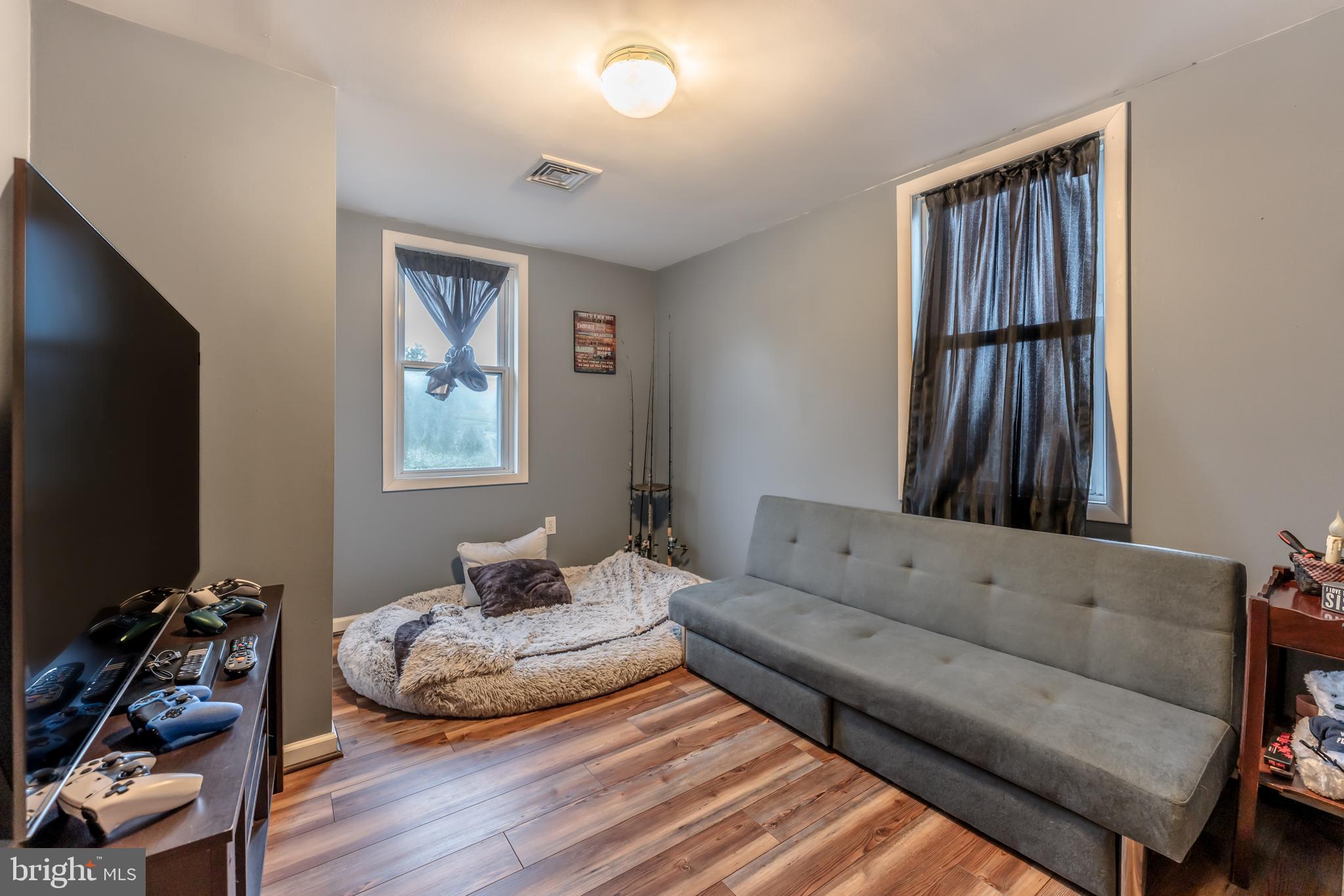 RINGTOWN - Residential