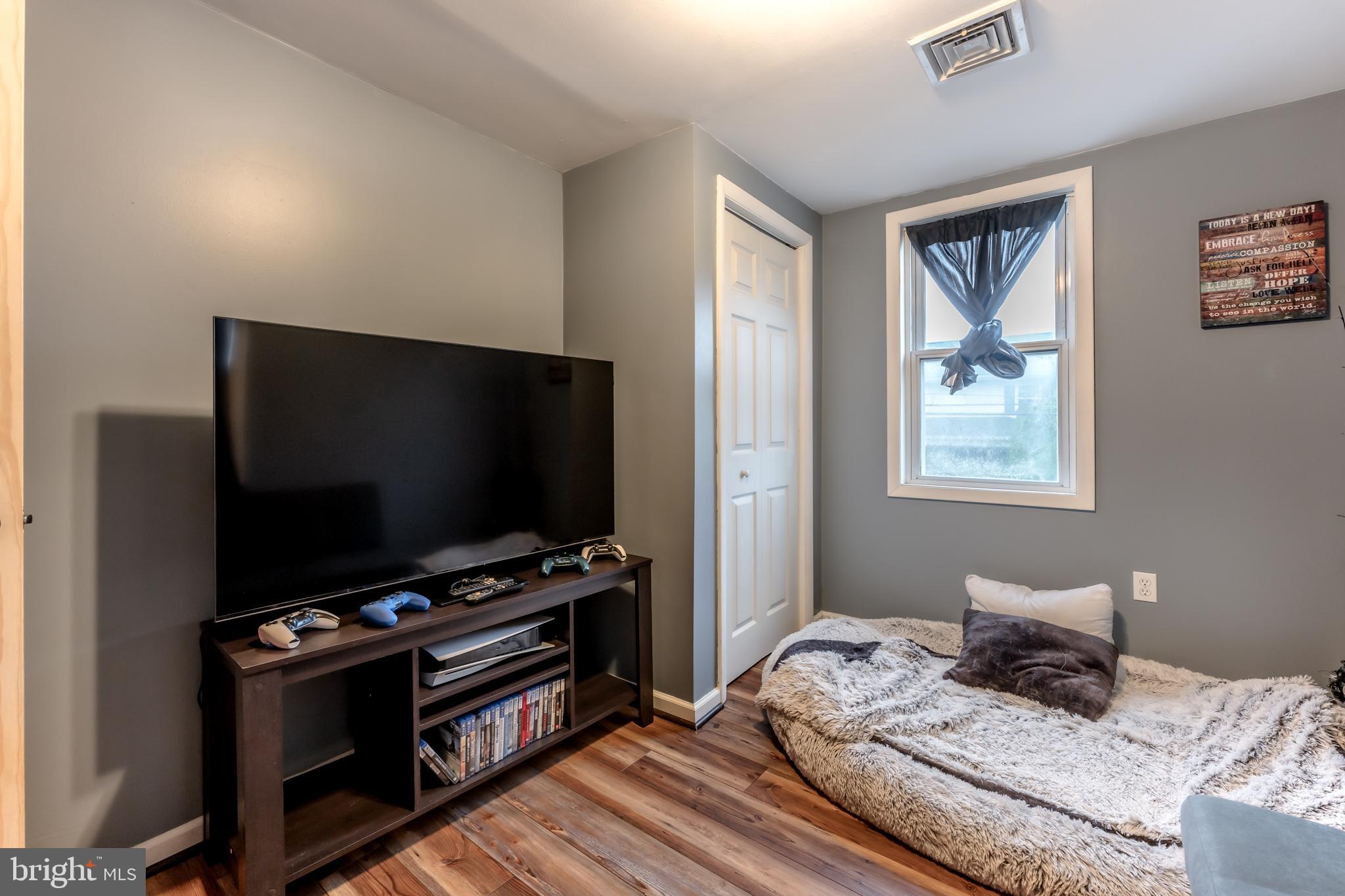 RINGTOWN - Residential