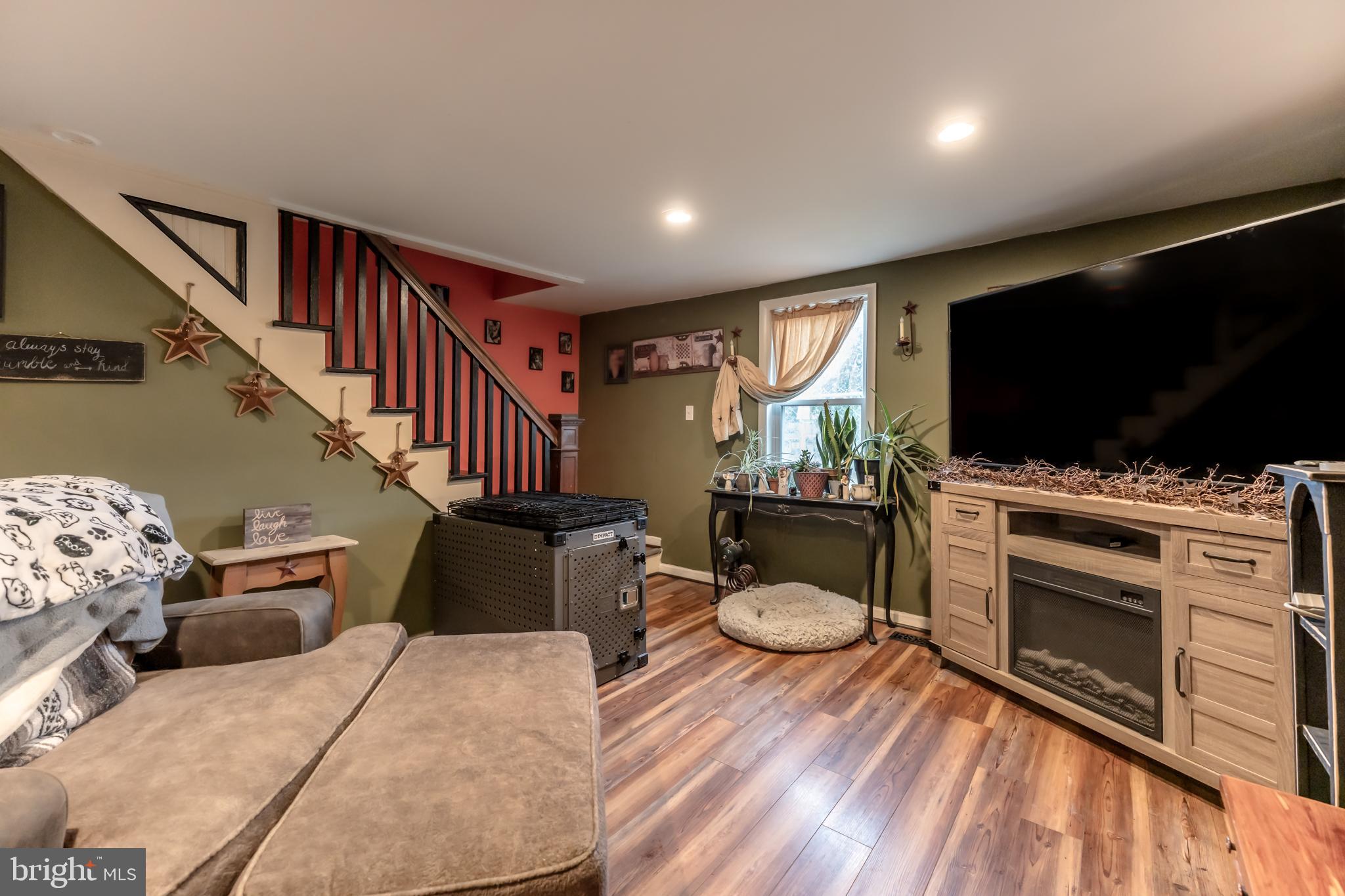 RINGTOWN - Residential