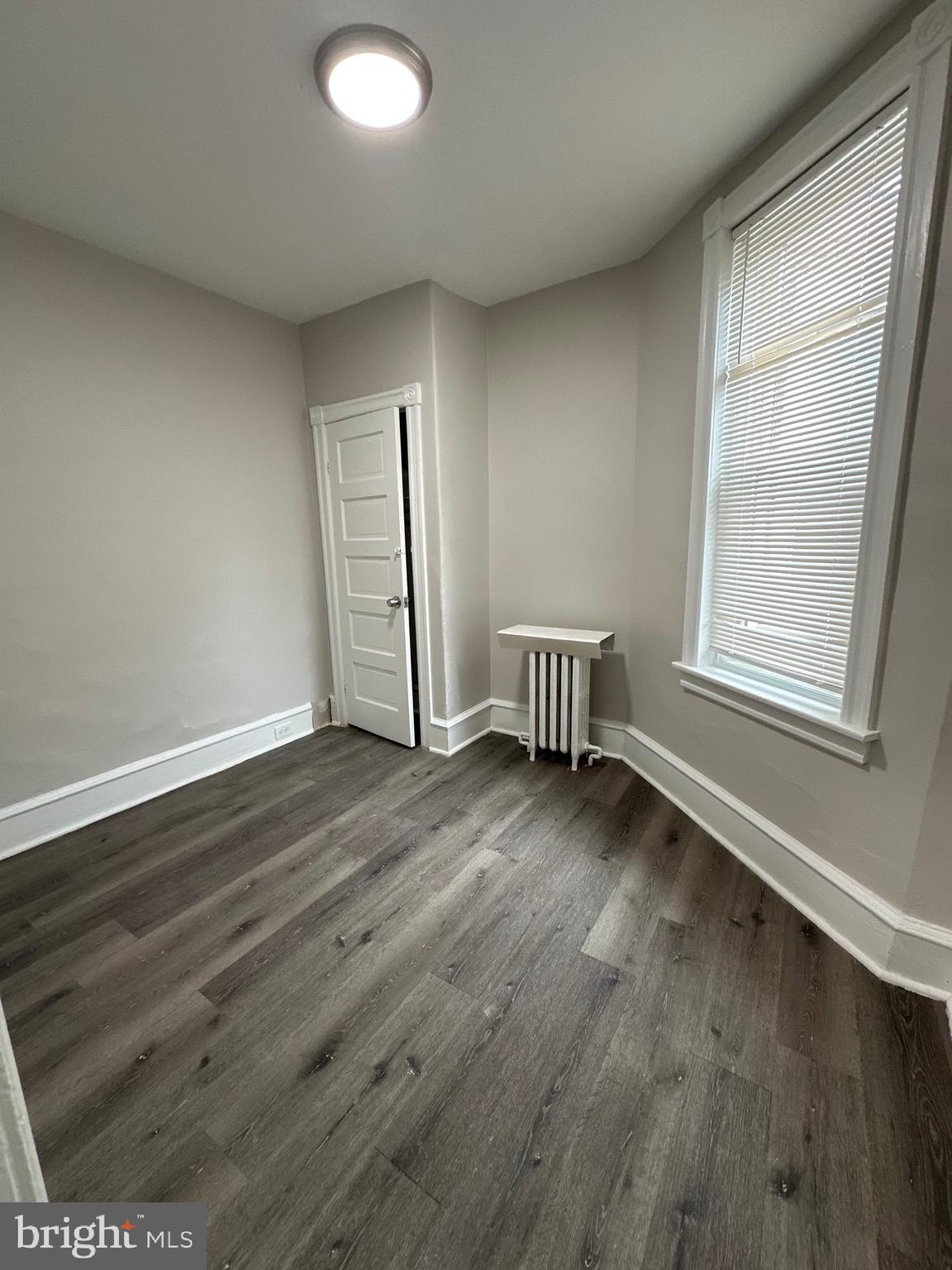 ELMWOOD PARK - Residential Lease