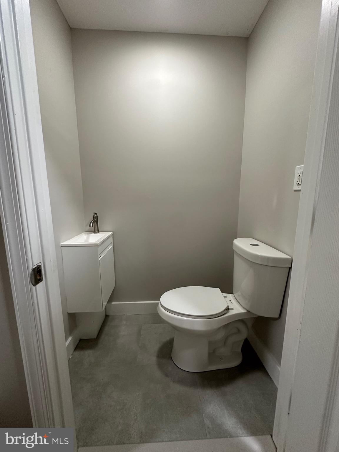 ELMWOOD PARK - Residential Lease