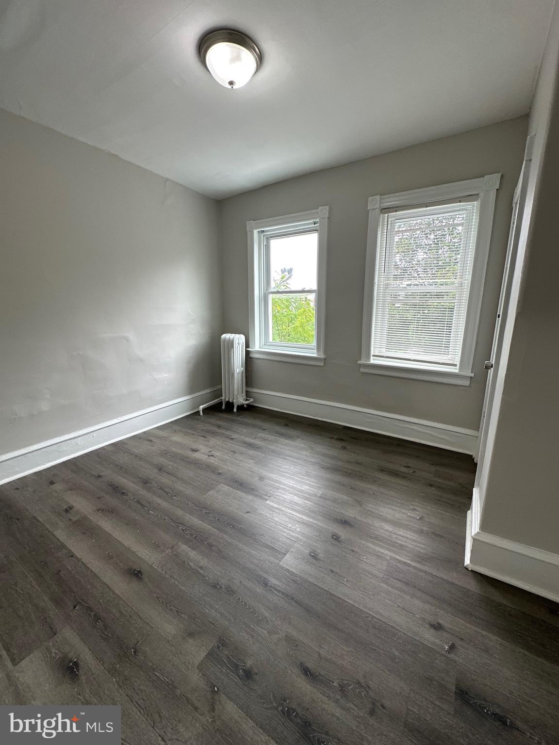 ELMWOOD PARK - Residential Lease