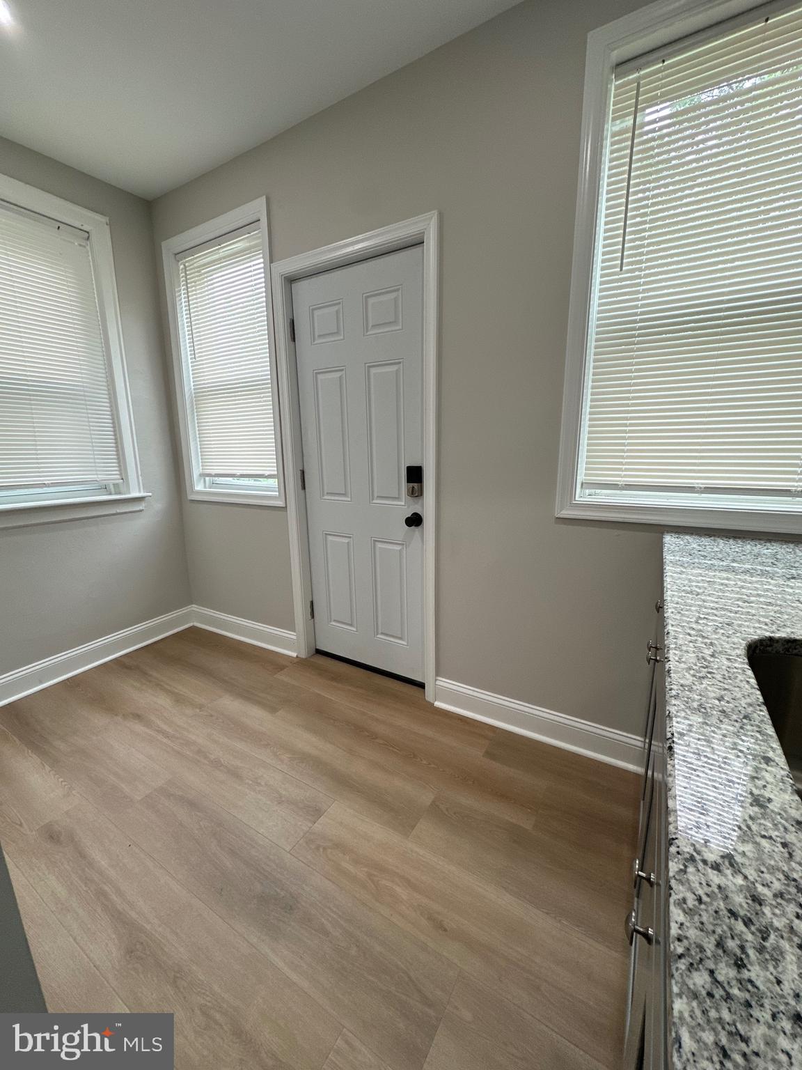 ELMWOOD PARK - Residential Lease