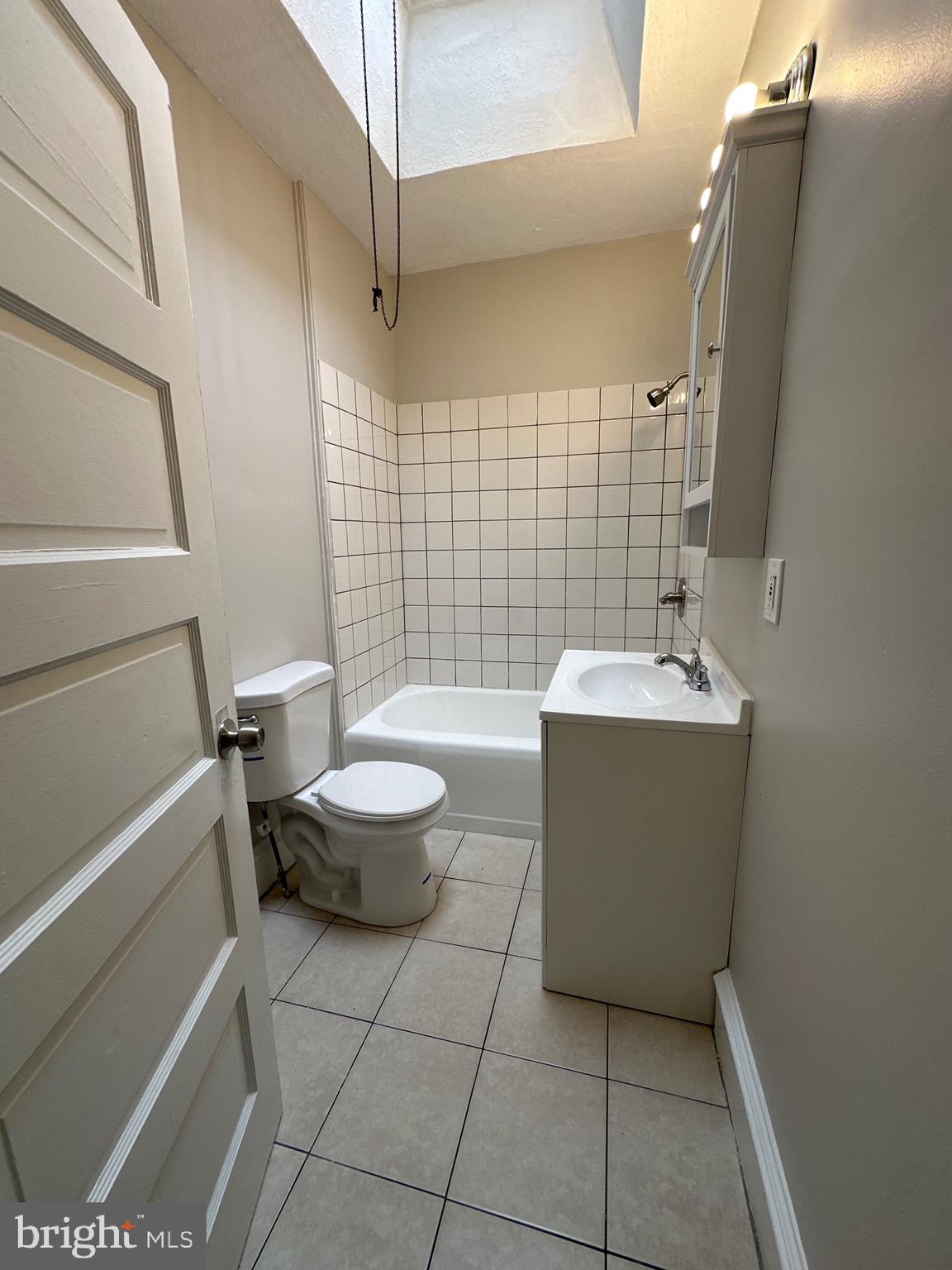 ELMWOOD PARK - Residential Lease