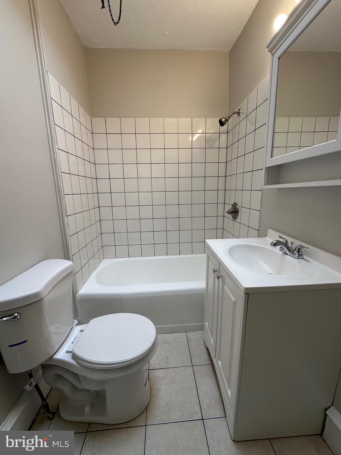 ELMWOOD PARK - Residential Lease