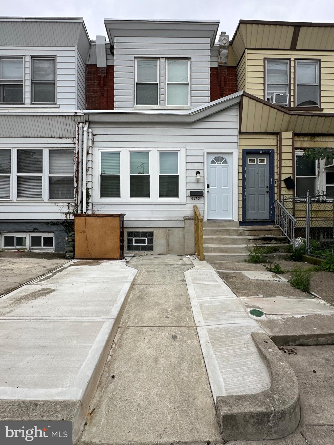 ELMWOOD PARK - Residential Lease