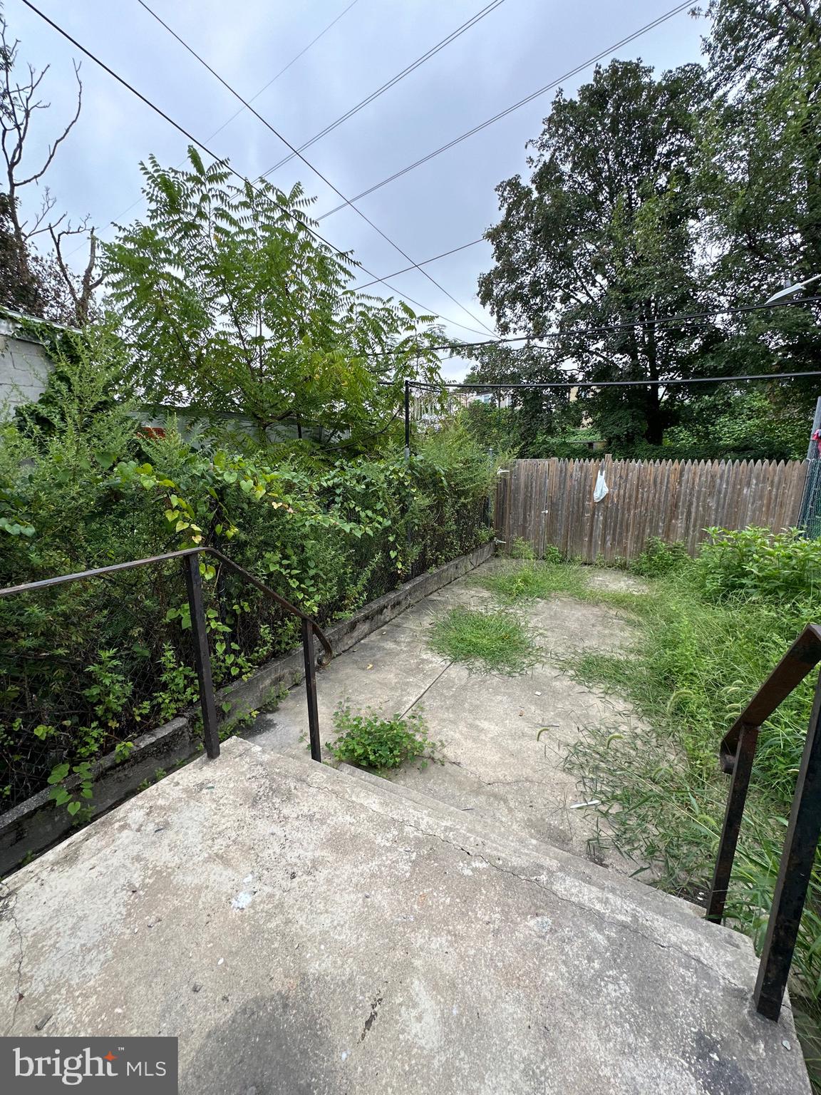 ELMWOOD PARK - Residential Lease