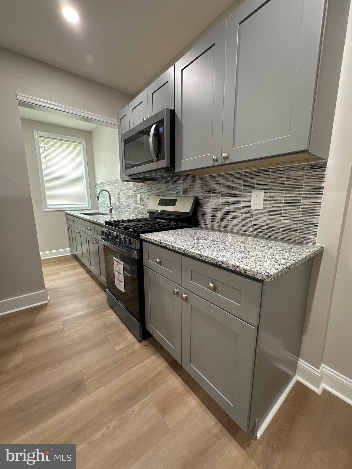 ELMWOOD PARK - Residential Lease