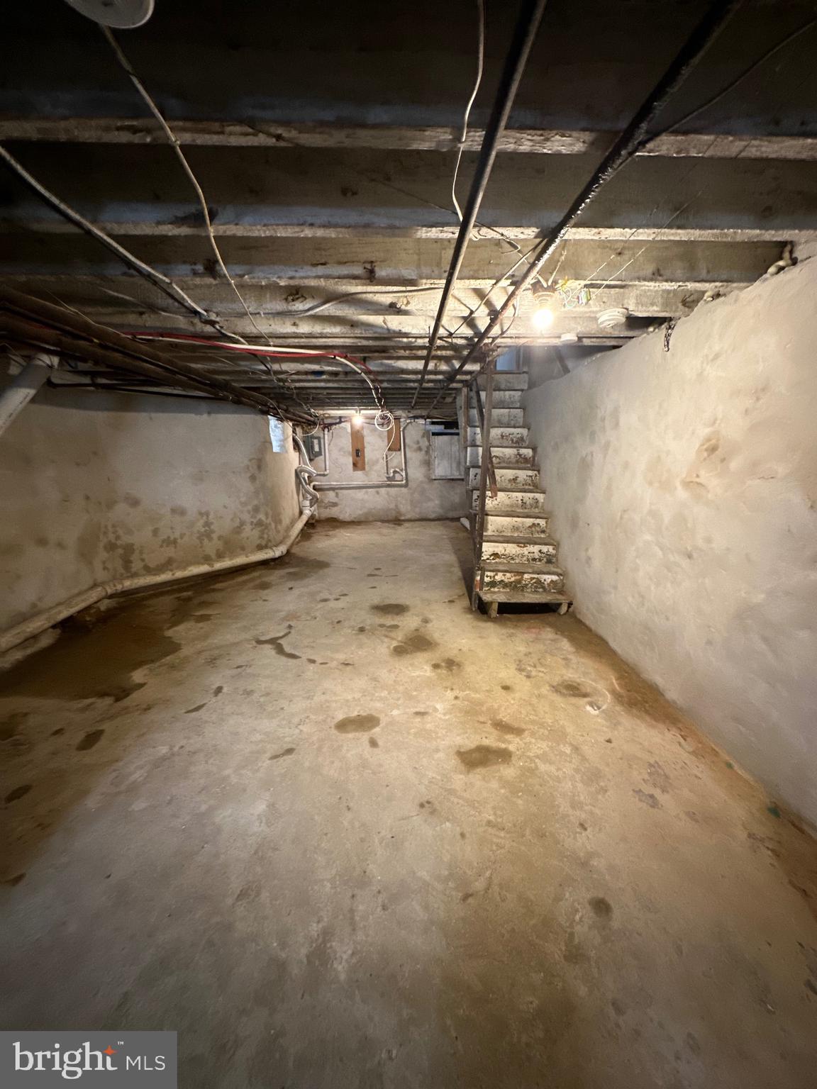 ELMWOOD PARK - Residential Lease