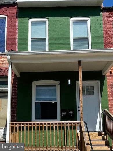 MUST SEE! UPDATED 4 SEPERATE UNIT TOWNHOME IN SOUGHT AFTER WESTPORT COMMUNITY! UNIT 3A HAS LAMINATE FLOORS THROUGHOUT. ONE SPACIOUS BEDROOM. BATHROOM WITH UPDATED VANITY WITH STALL SHOWER. NEW STACKED WASHER DRYER. KITCHEN HAS REFRIDGERATOR, WITH BUILT IN MICROWAVE.
UNIT A31 HAS ITS OWN ENTRANCE THROUGH THE FRONT AND REAR!
CALL OWNER DIRECTLY FOR SHOWINGS
4 UNITS RENTED SEPERATELY
