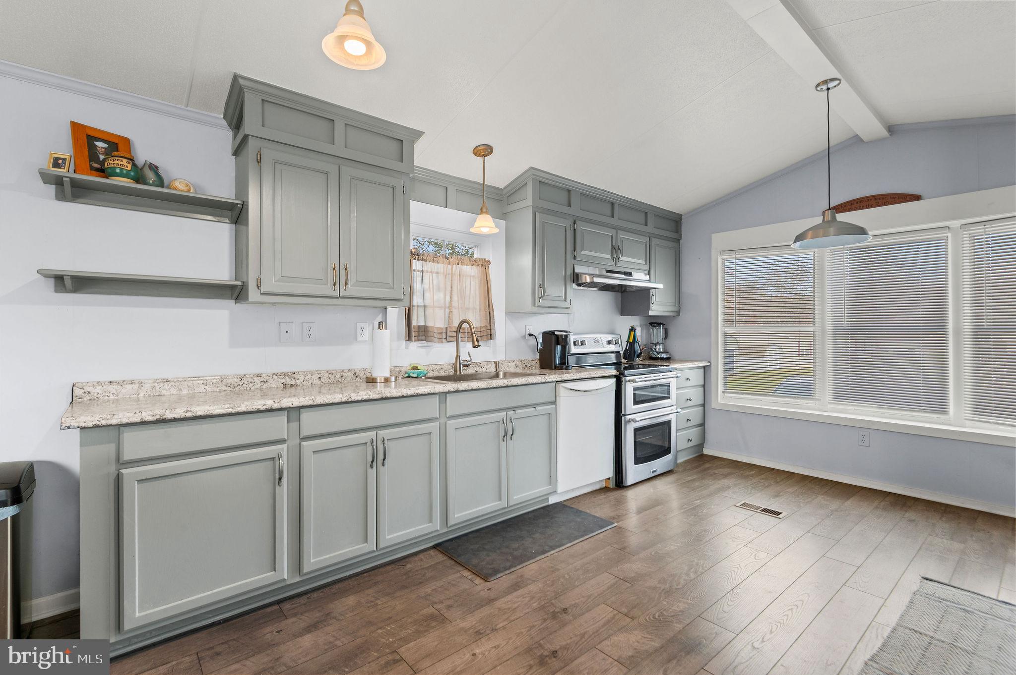 QUIET ACRES - Residential