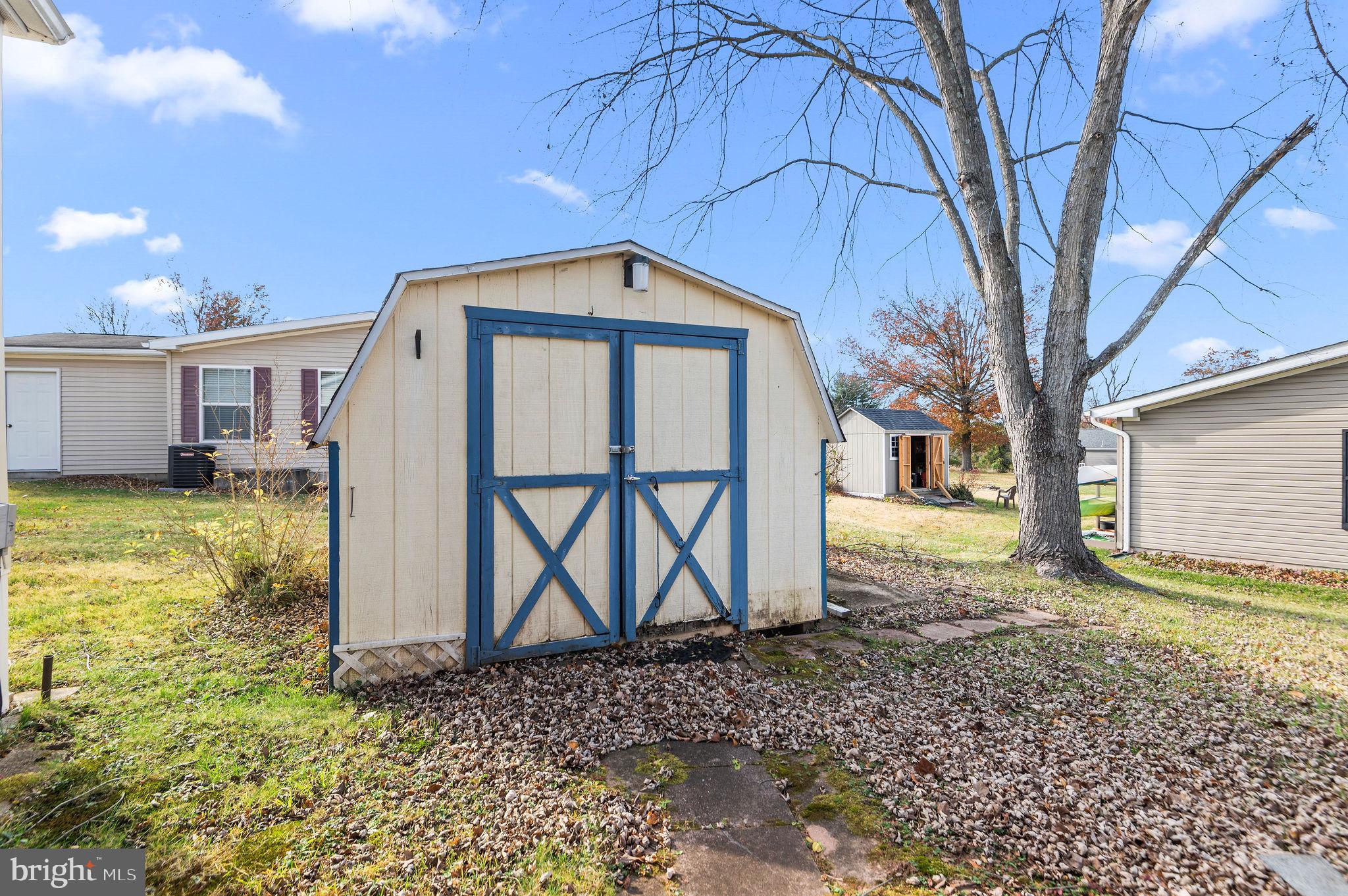 QUIET ACRES - Residential