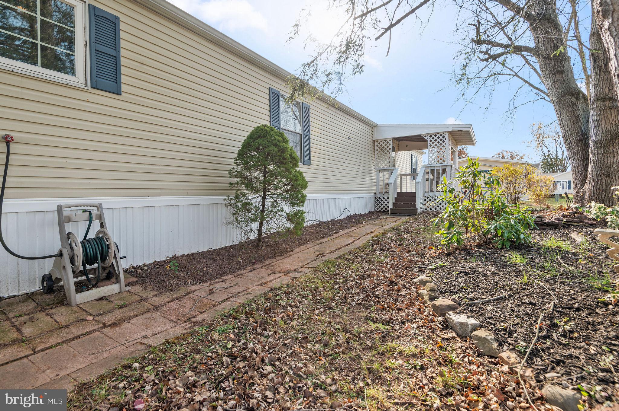 QUIET ACRES - Residential