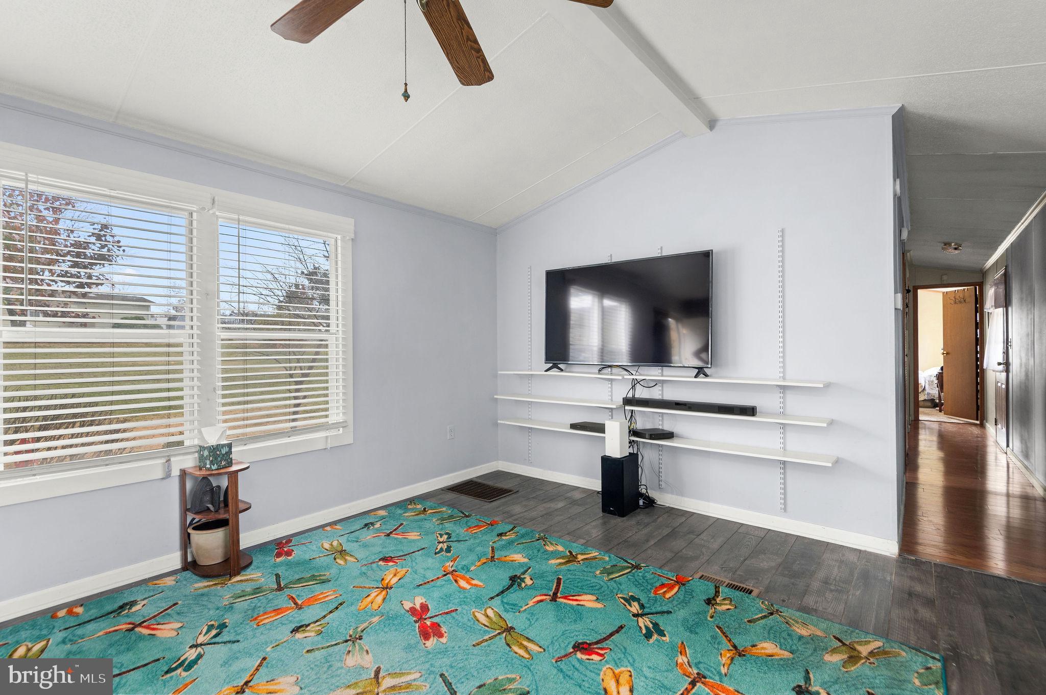 QUIET ACRES - Residential