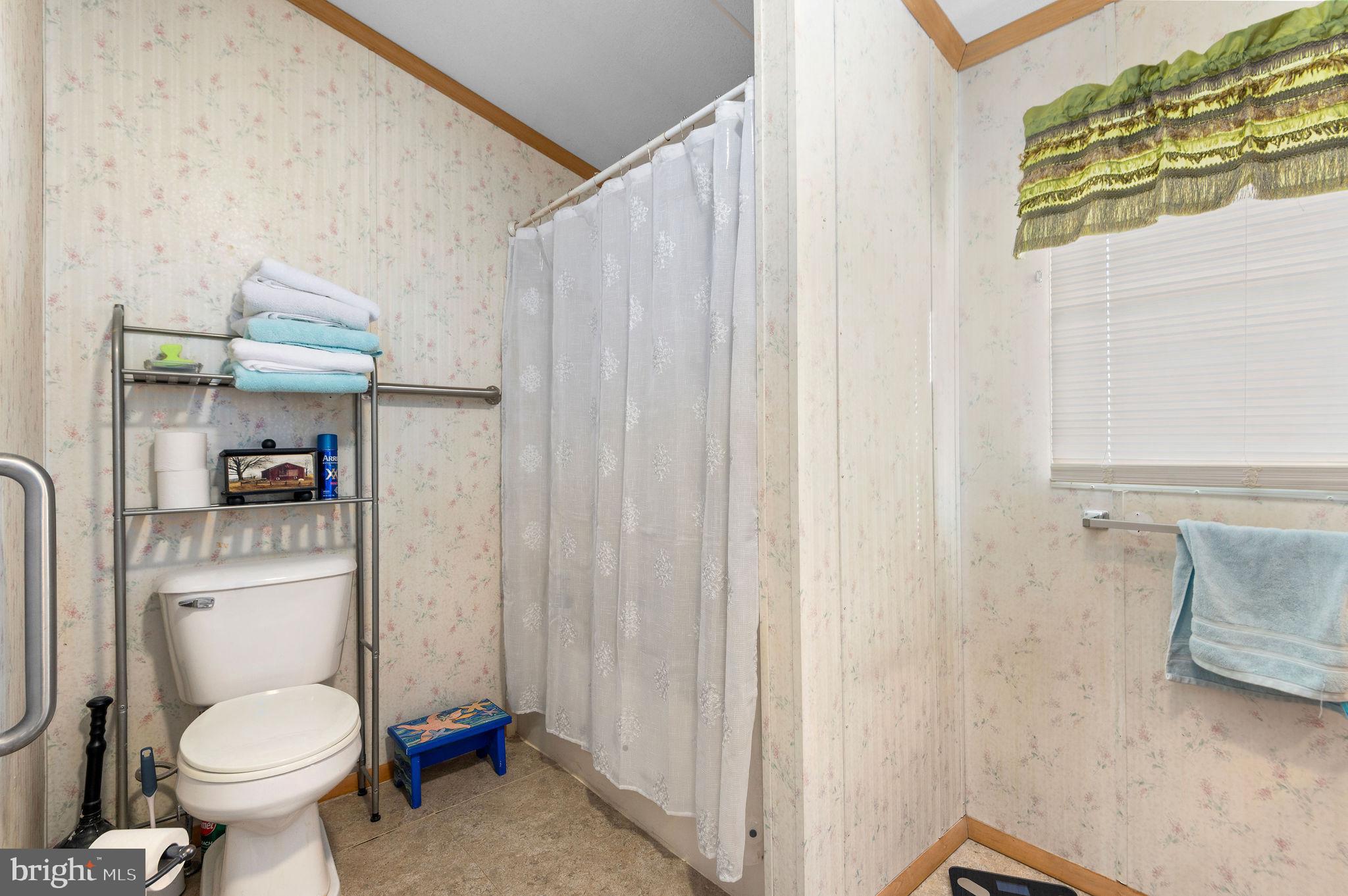 QUIET ACRES - Residential