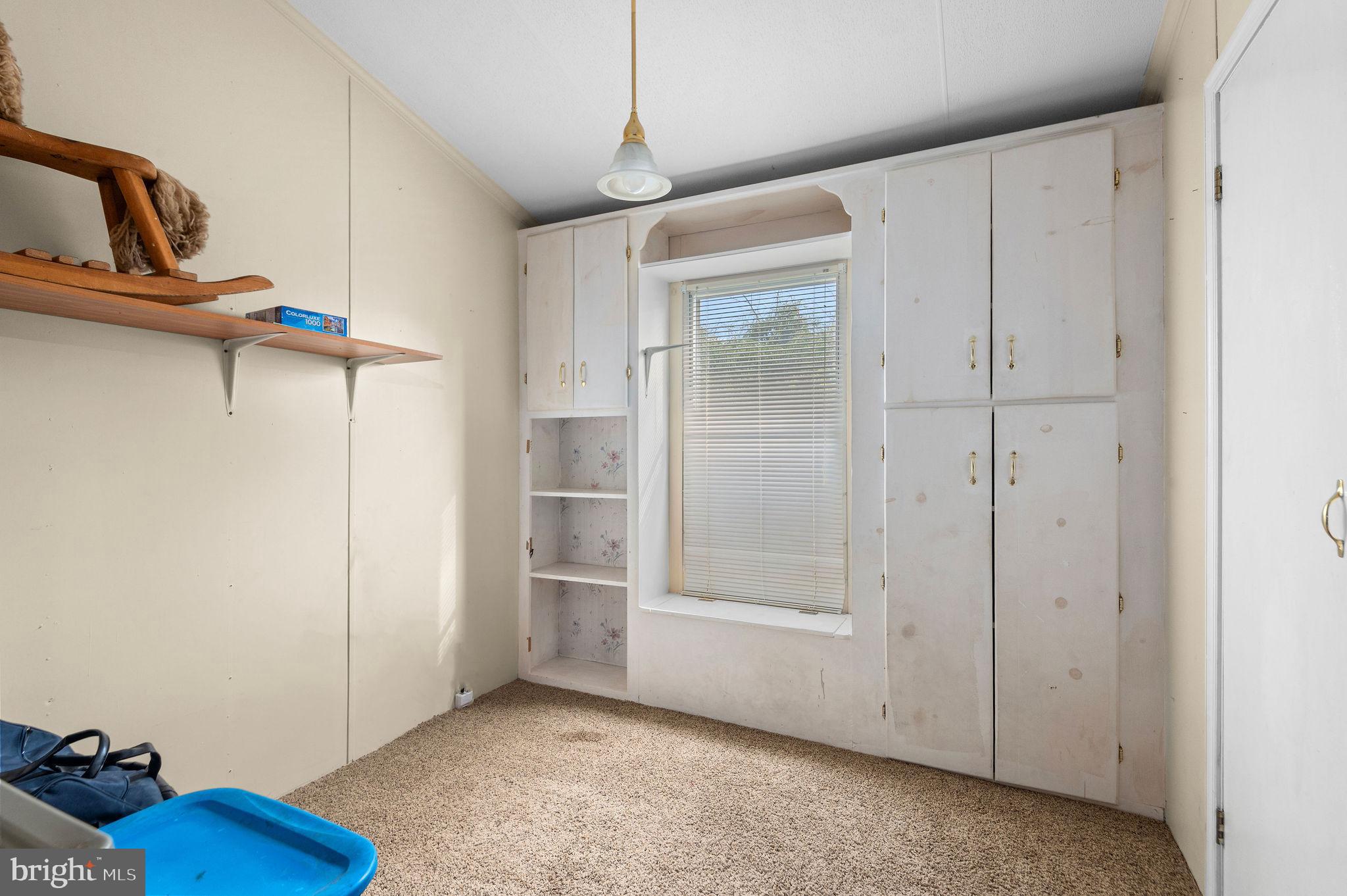 QUIET ACRES - Residential