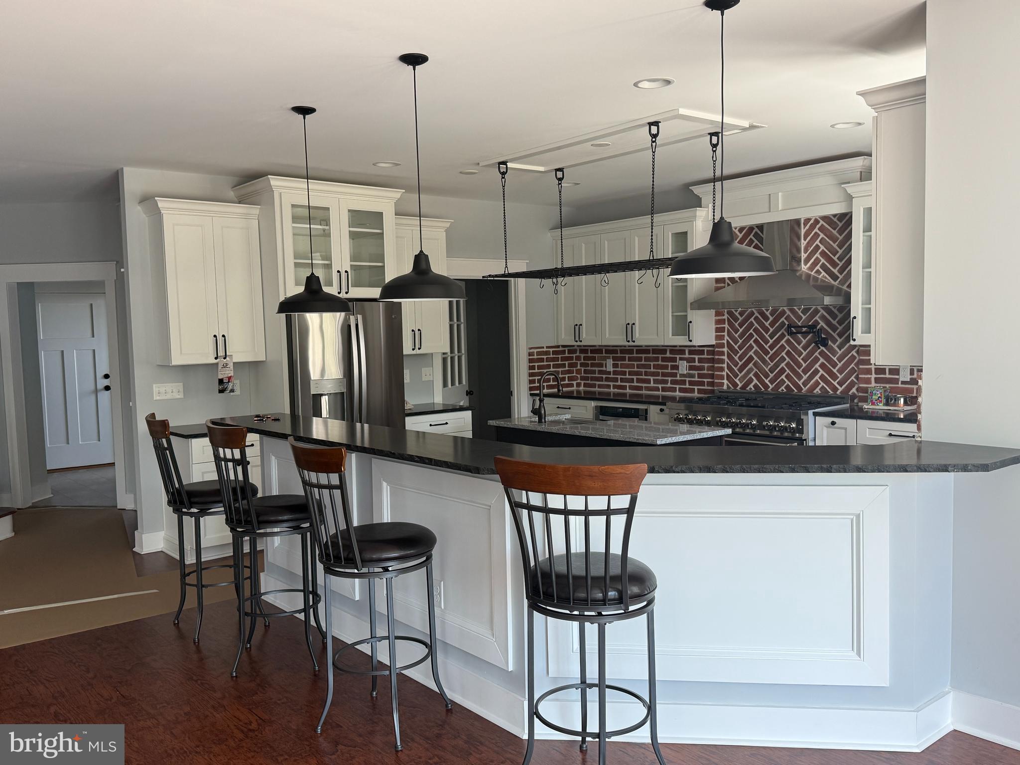 BLACKSTON COVE - Residential