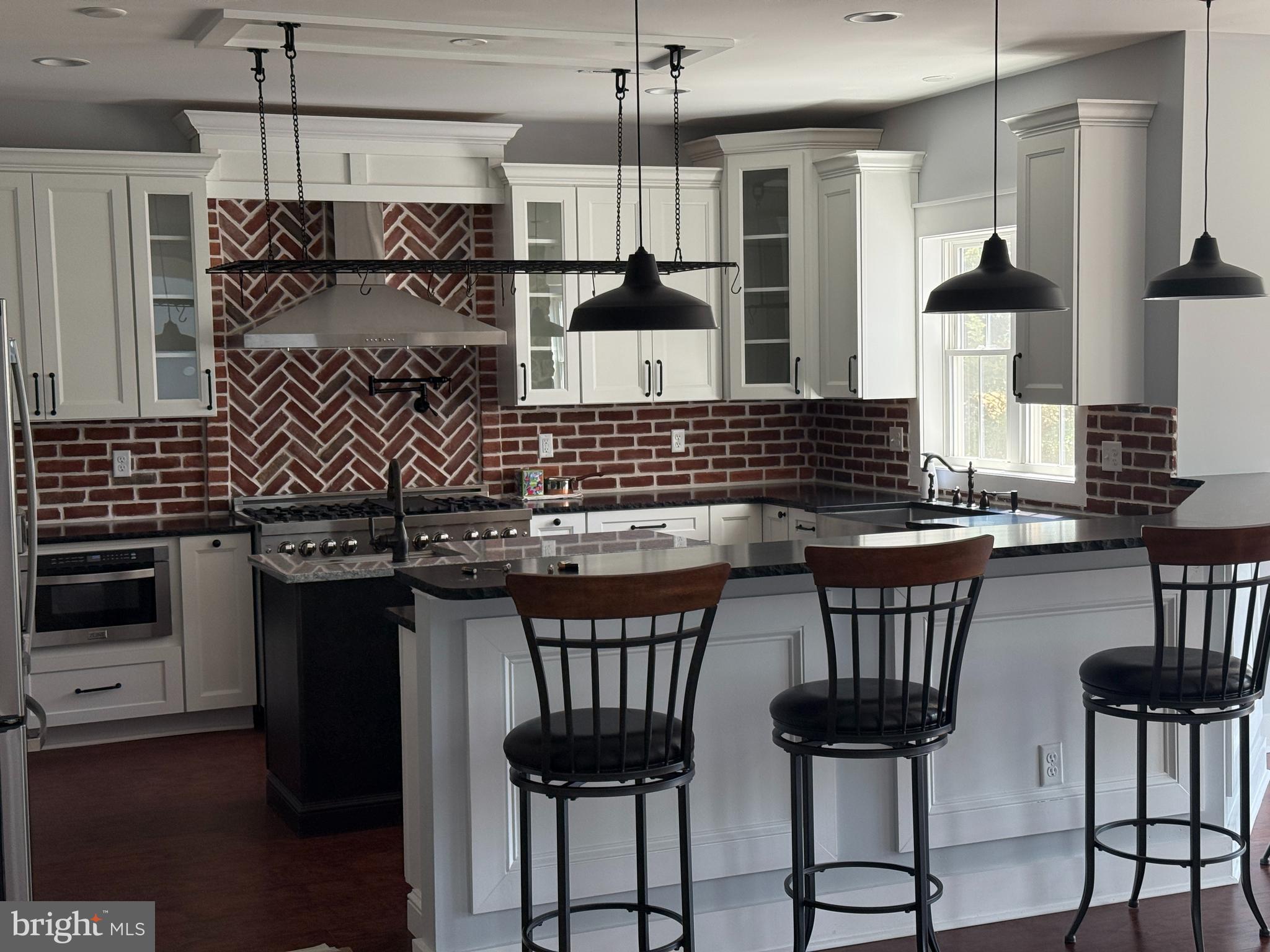 BLACKSTON COVE - Residential