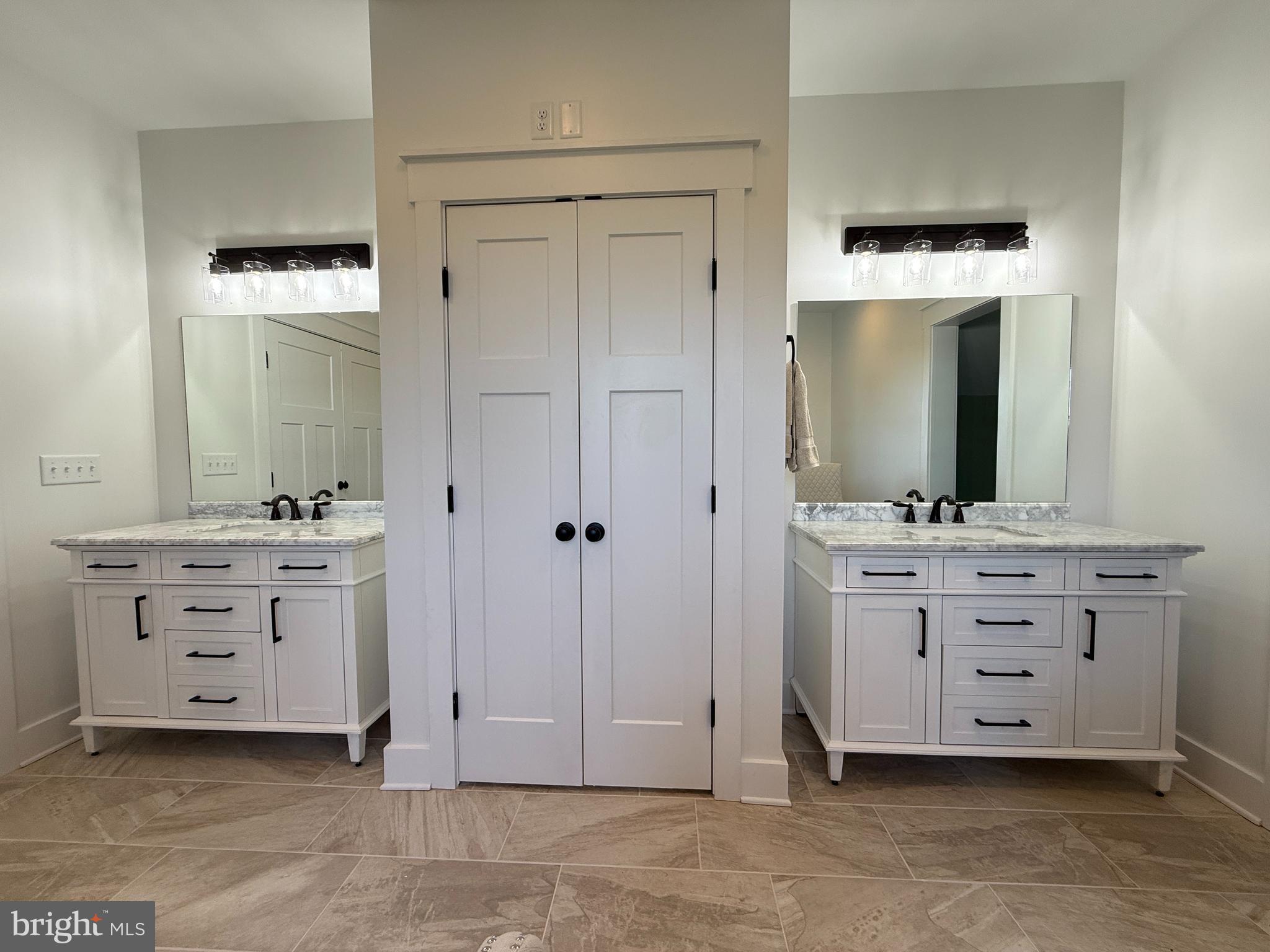 BLACKSTON COVE - Residential