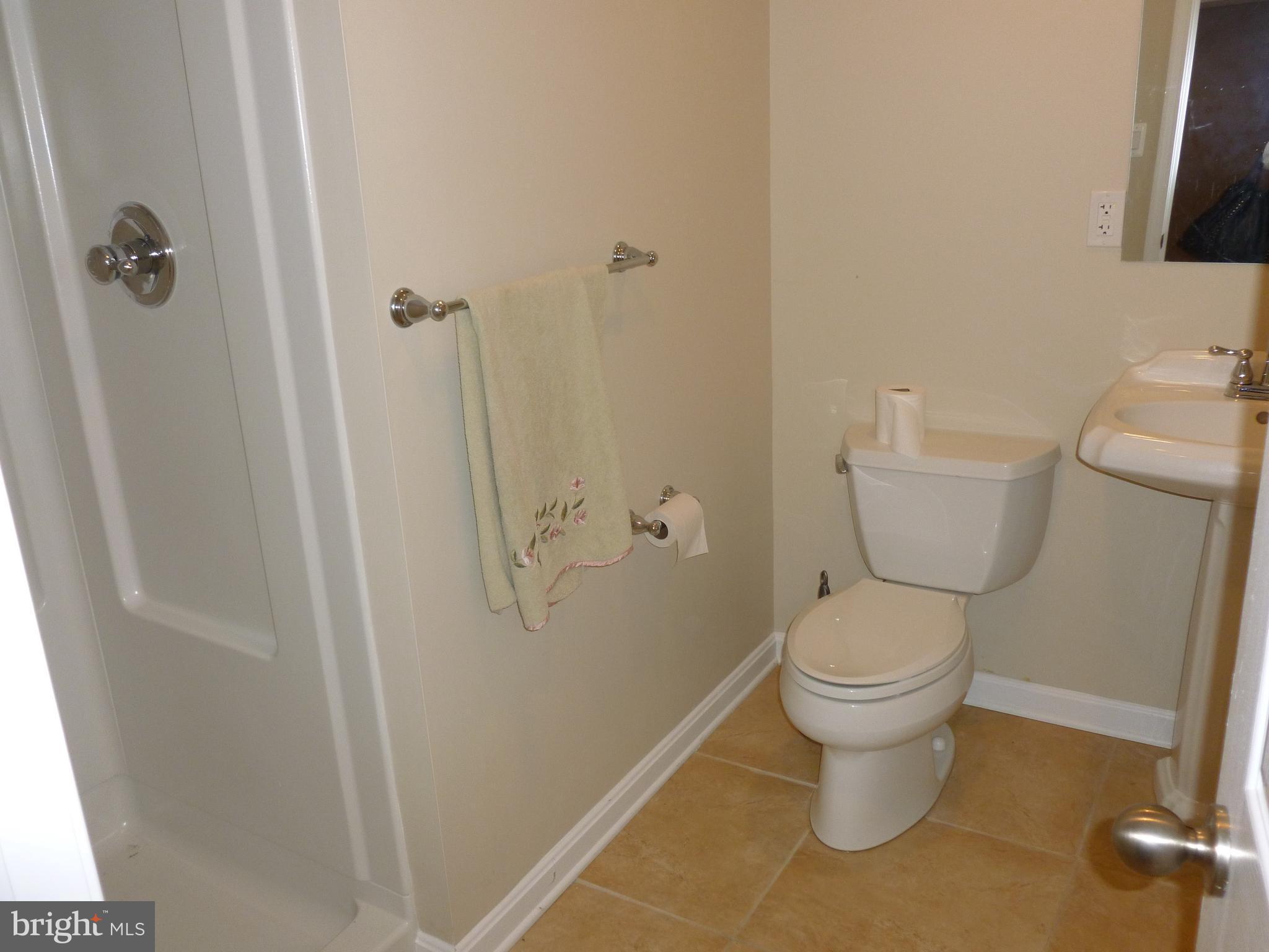 JEWELL KIRBY KEROHER - Residential Lease