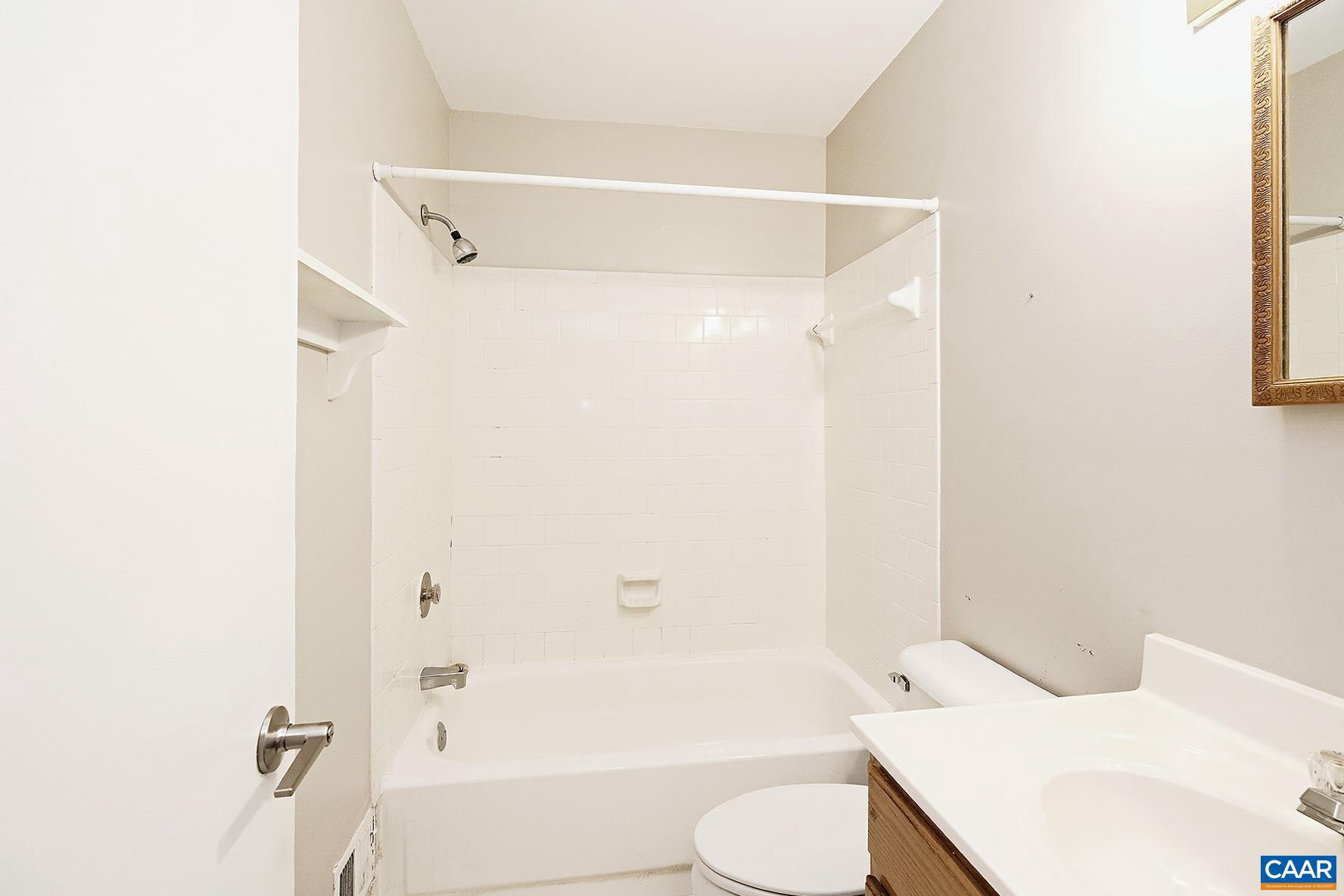 STONEHENGE - Residential Lease