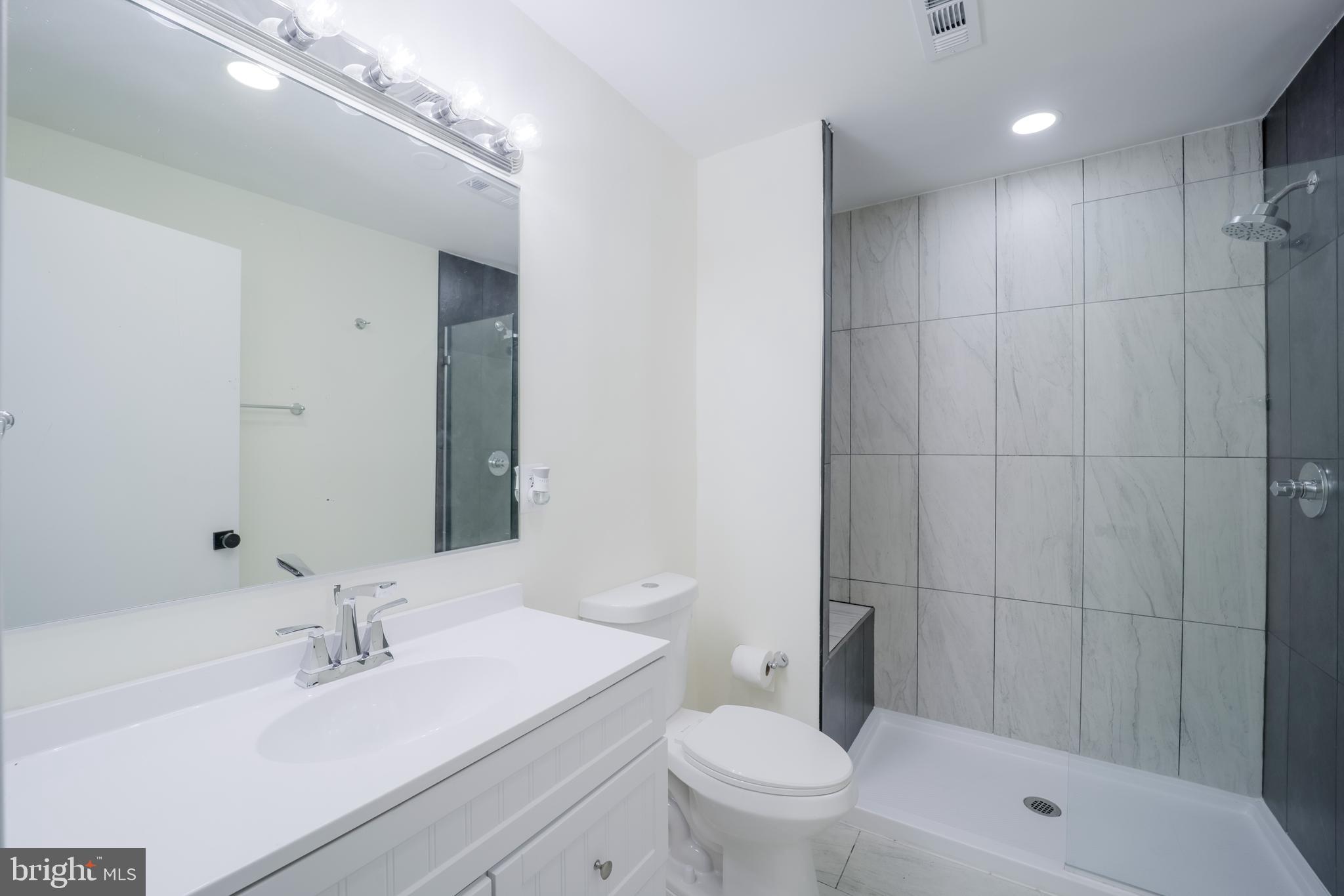 POOKS HILL - Residential